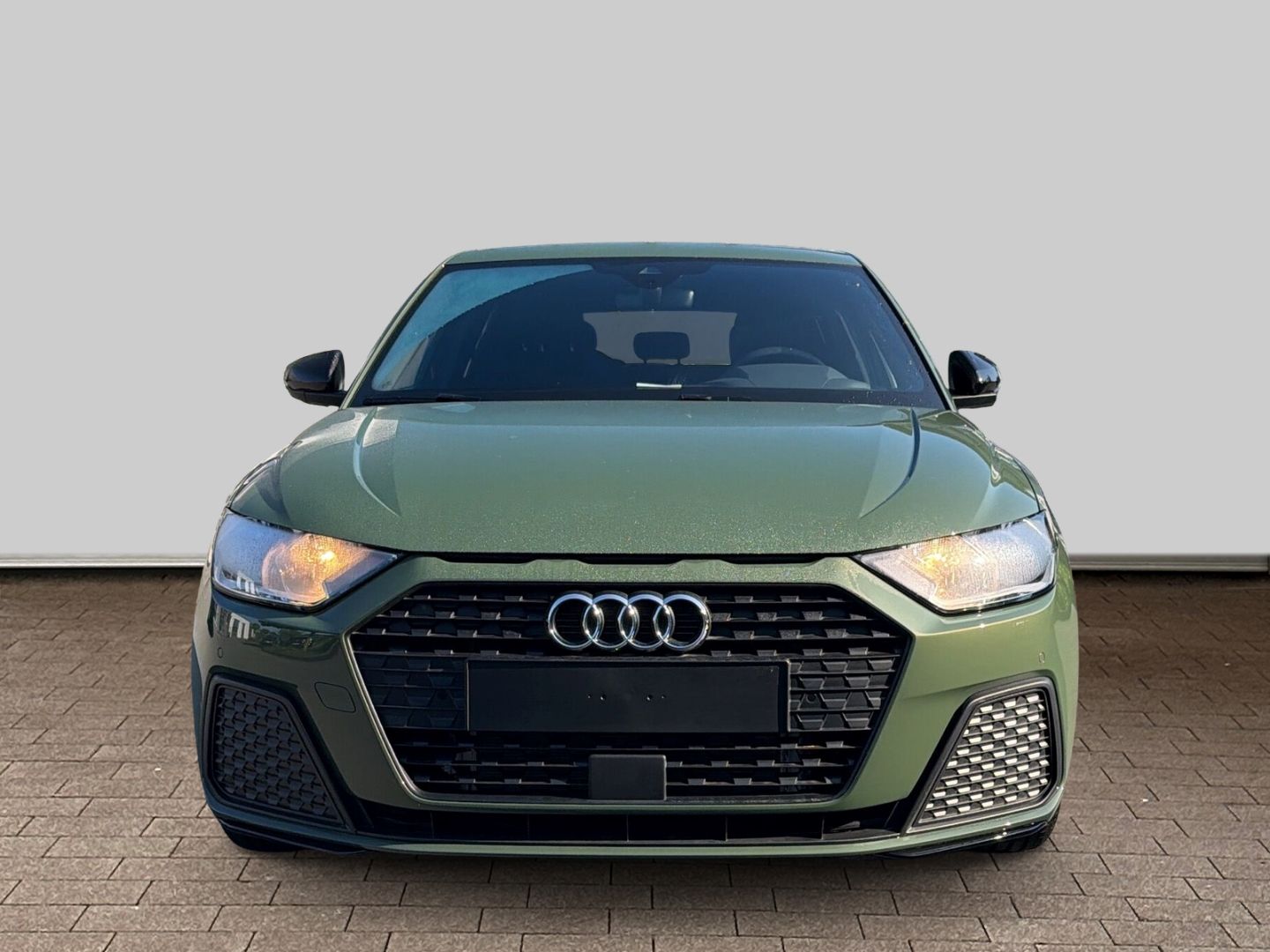 Fahrzeugabbildung Audi A1 SPORTBACK 30TFSi S-TRONIC+SLINE+VIRTUAL+PDC - mit KI generiert/bearbeitet