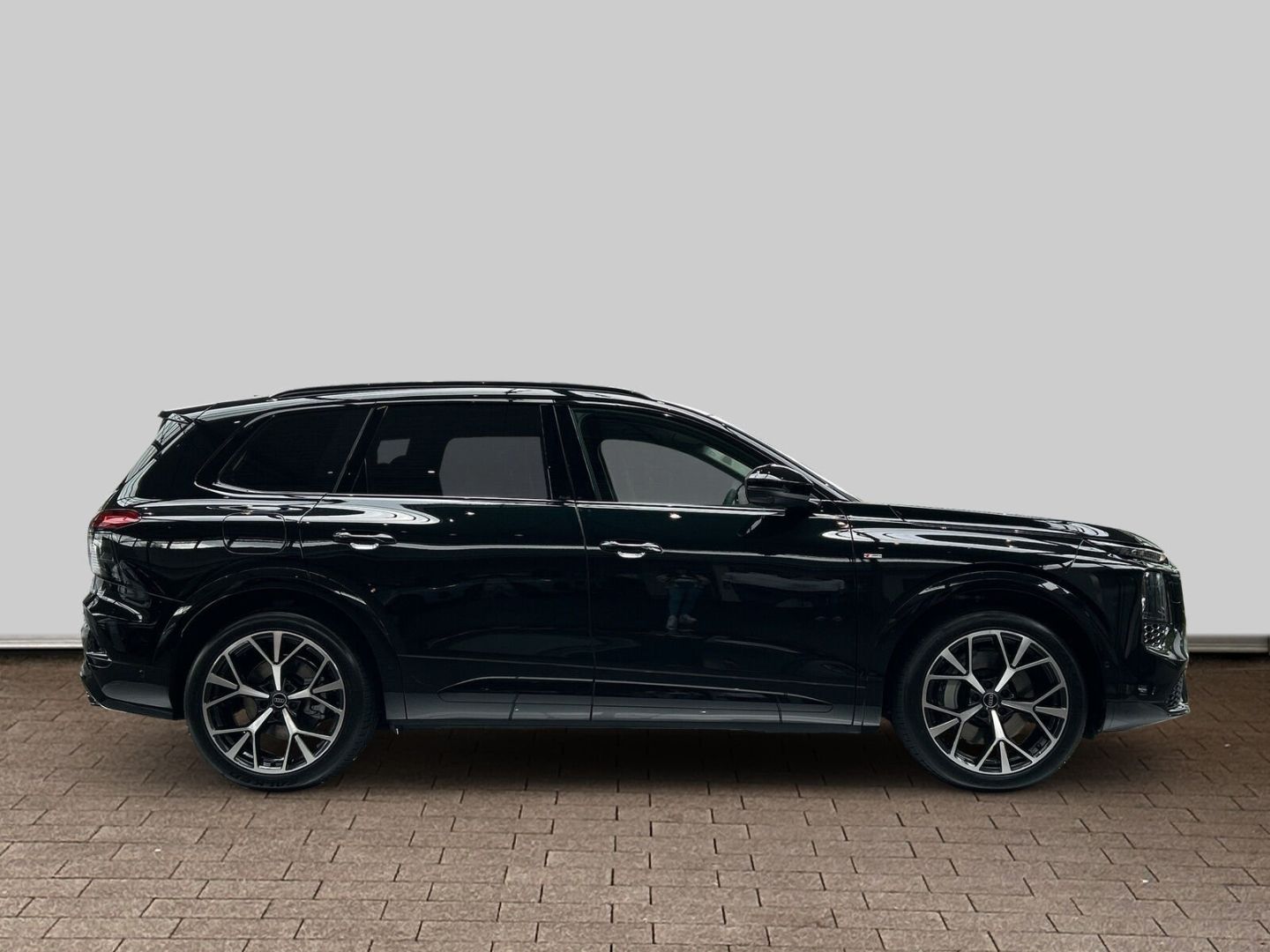 Fahrzeug 7 Fahrzeugabbildung Audi Q7 SUV TDI 220KW+HUD+PANO+STHZ+B&O+LUFT+AHK-LED - mit KI generiert/bearbeitet