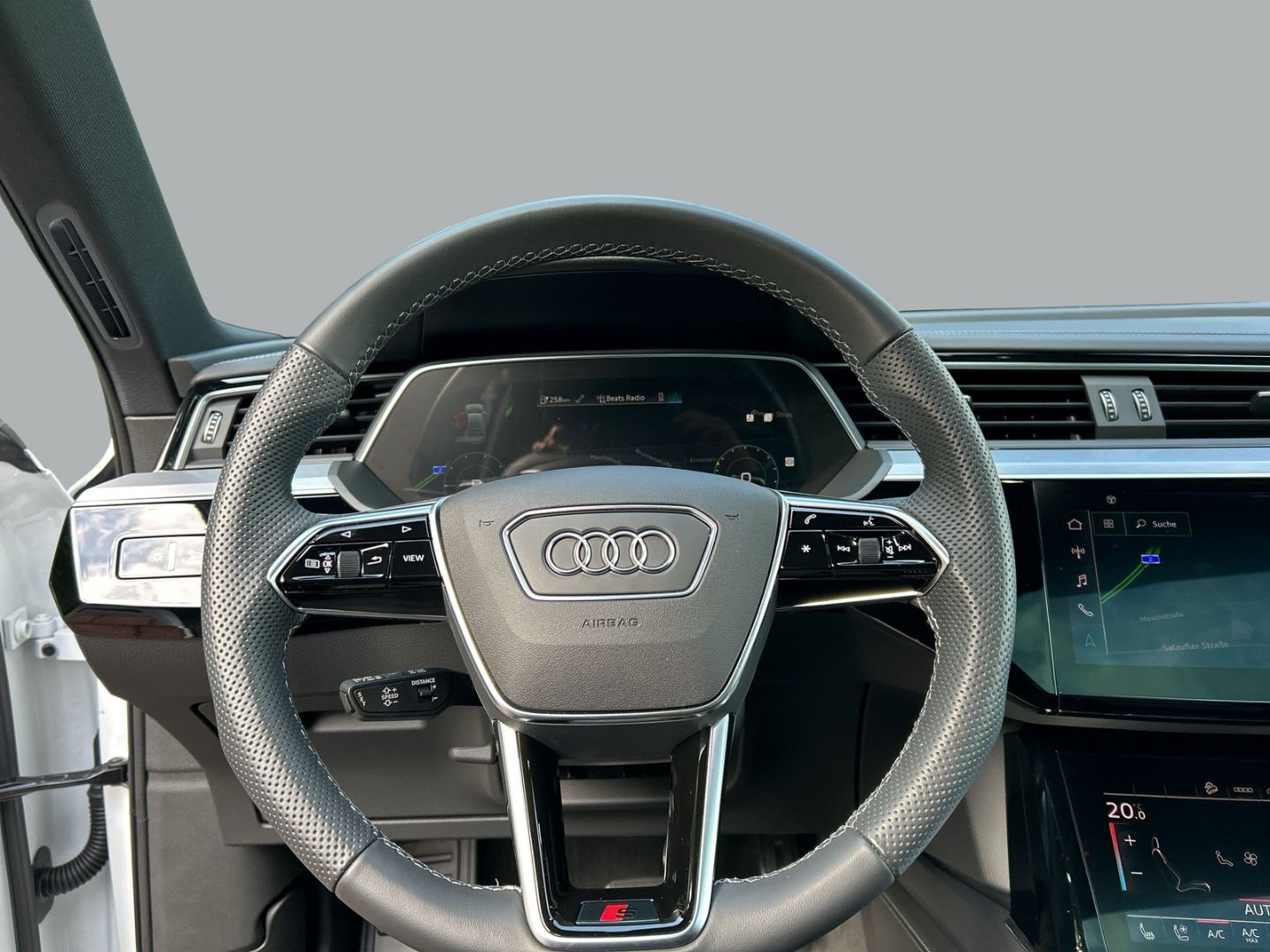 Fahrzeugabbildung Audi Q8 e-tron SPORTBACK 55 SLINE HUD+PANO+LEDER+LED+