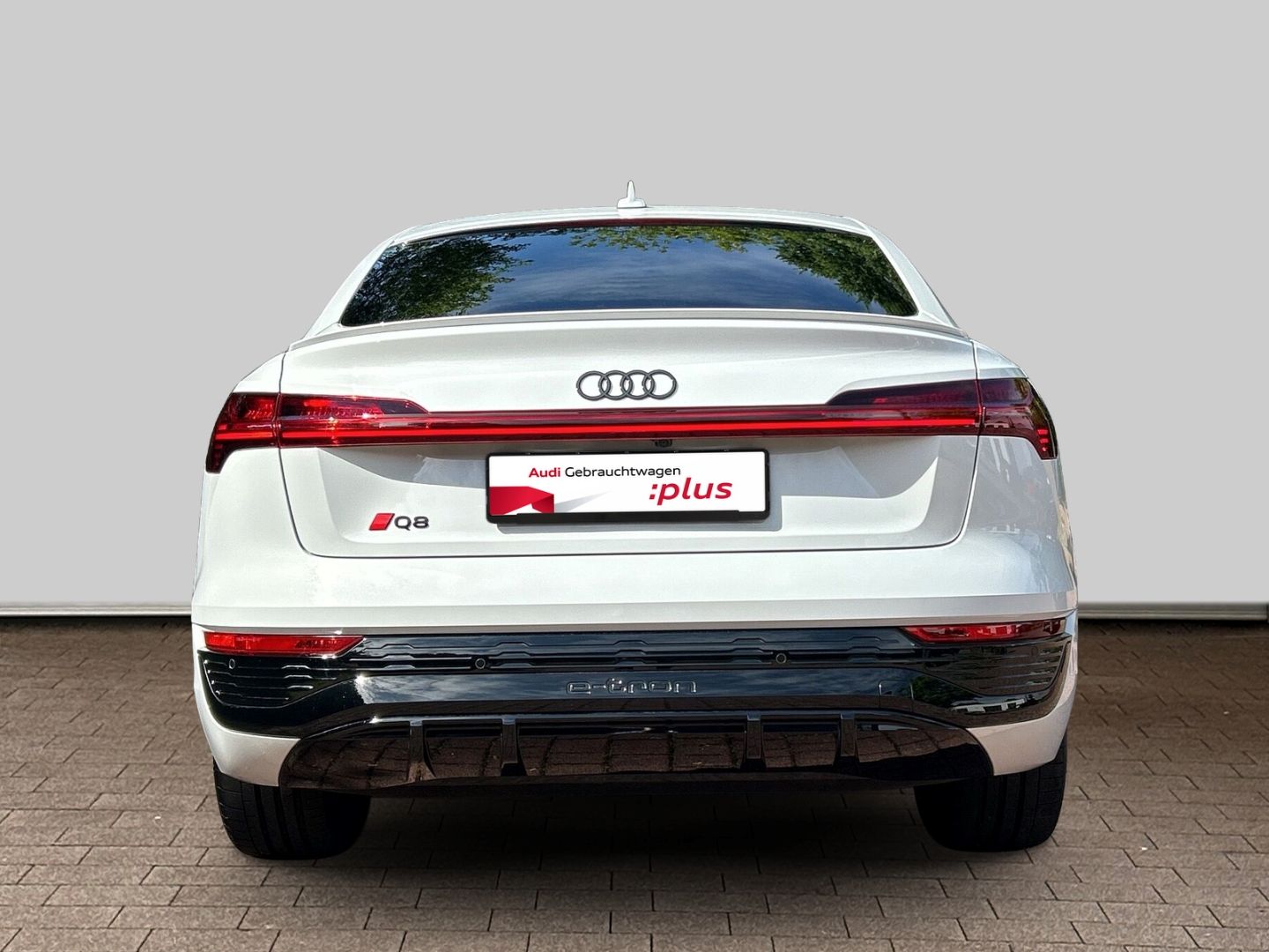 Fahrzeugabbildung Audi Q8 e-tron SPORTBACK 55 SLINE HUD+PANO+LEDER+LED+