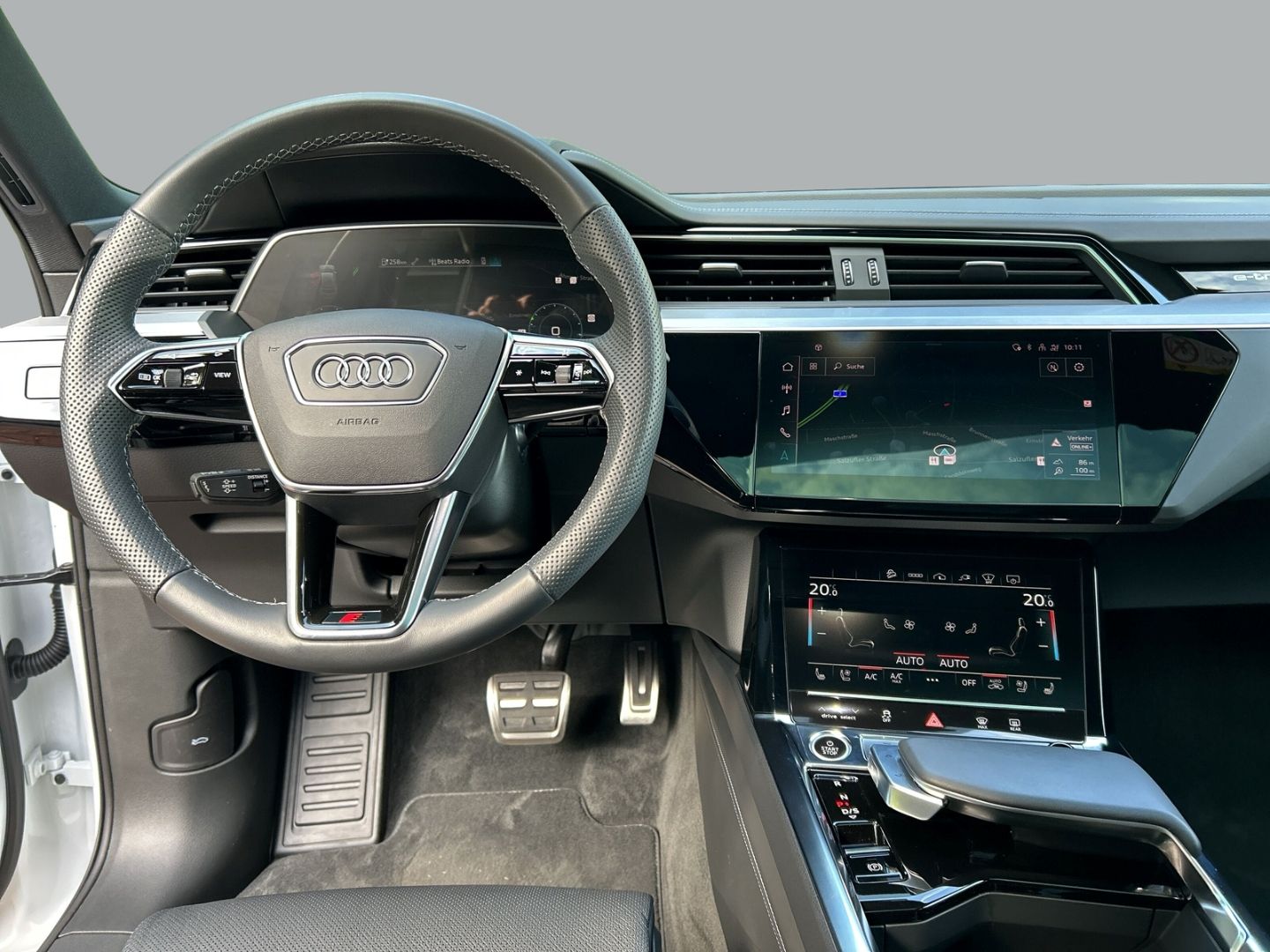 Fahrzeugabbildung Audi Q8 e-tron SPORTBACK 55 SLINE HUD+PANO+LEDER+LED+