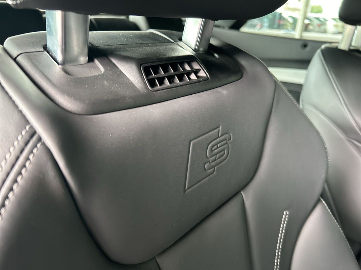 Fahrzeugabbildung Audi A5 Cabriolet 40 TFSI S-LINE+AHK+NAVI+LEDER+VIRTU