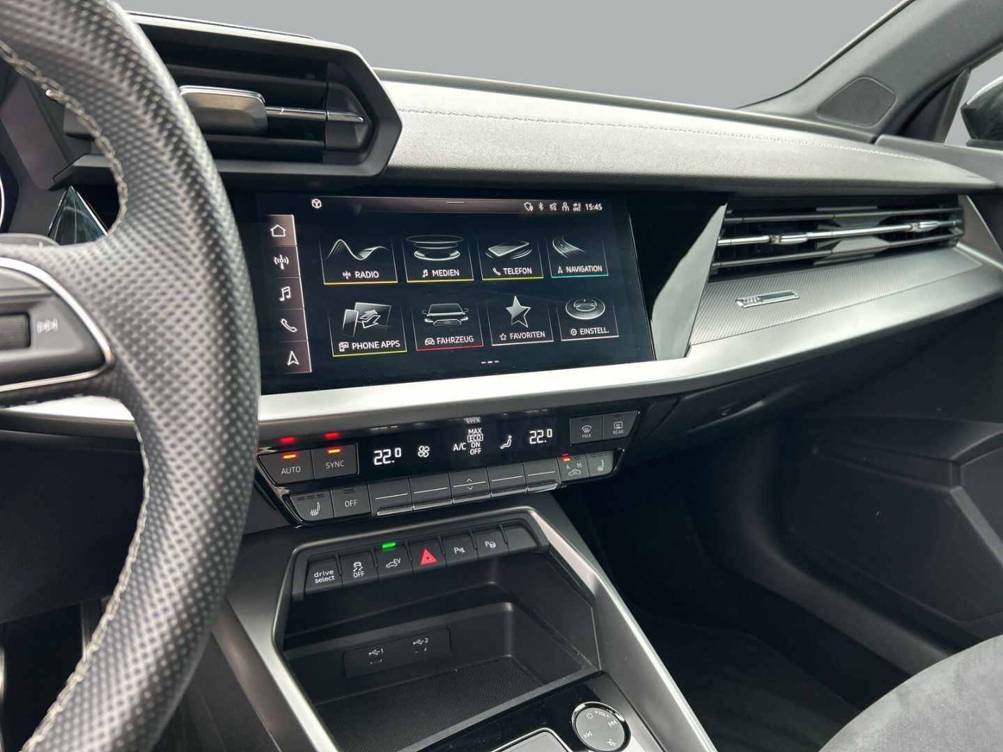 Fahrzeugabbildung Audi A3 Sportback 40 TFSI e S tronic S Line MATRIX CA - mit KI generiert/bearbeitet