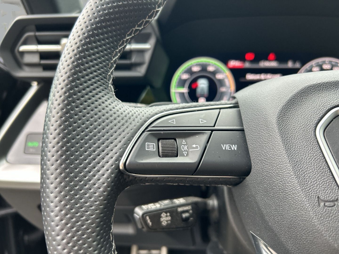 Fahrzeugabbildung Audi A3 Sportback 40 TFSI e S tronic S Line MATRIX CA - mit KI generiert/bearbeitet