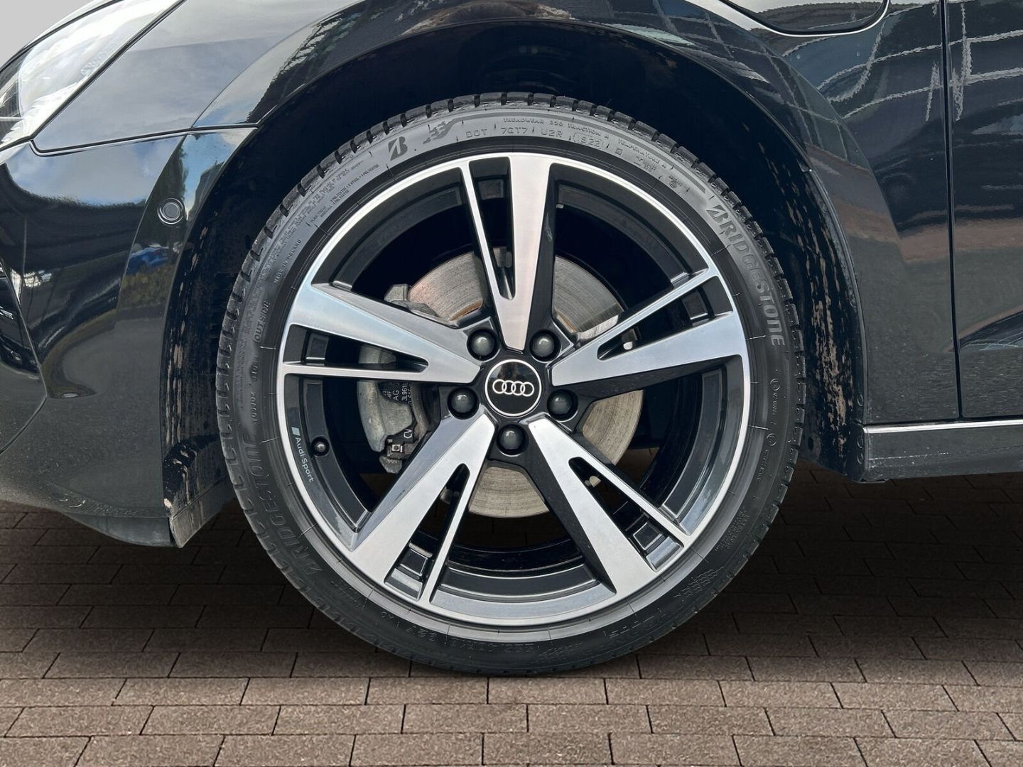 Fahrzeugabbildung Audi A3 Sportback 40 TFSI e S tronic S Line MATRIX CA - mit KI generiert/bearbeitet