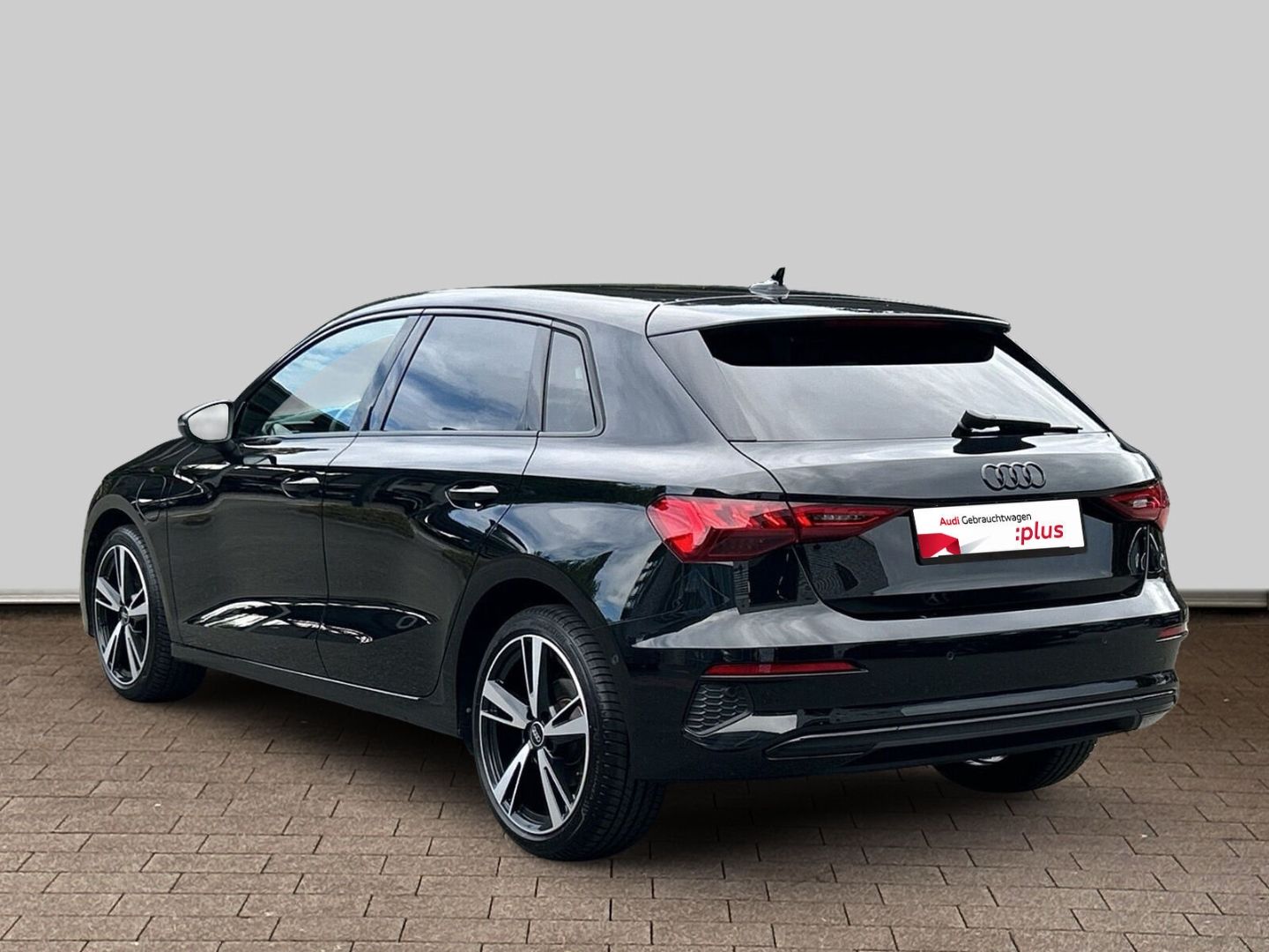 Fahrzeugabbildung Audi A3 Sportback 40 TFSI e S tronic S Line MATRIX CA - mit KI generiert/bearbeitet