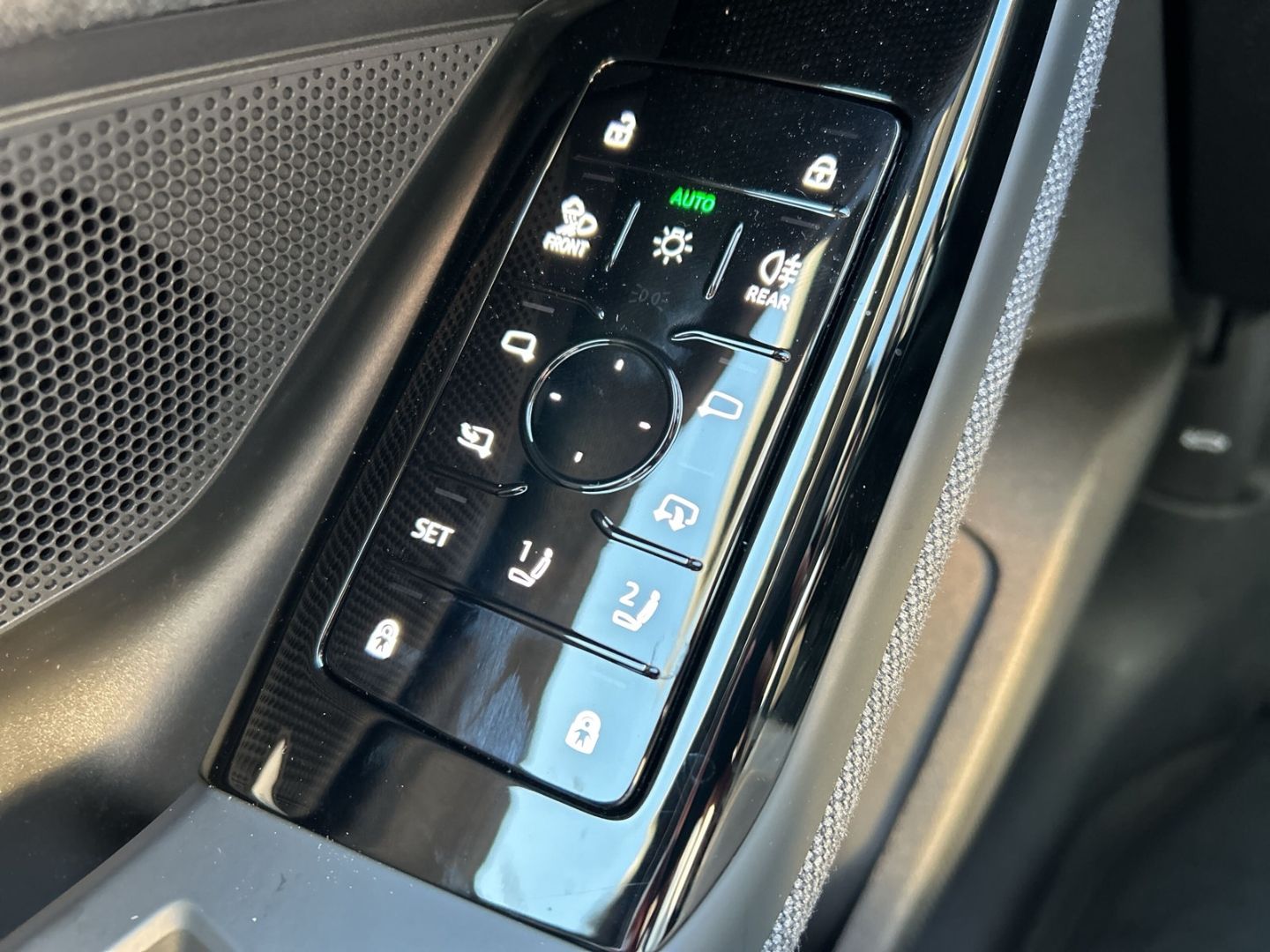 Fahrzeugabbildung Audi A6 e-tron AVANT E-TRON PERF. LED,360°KAMERA,B&O,