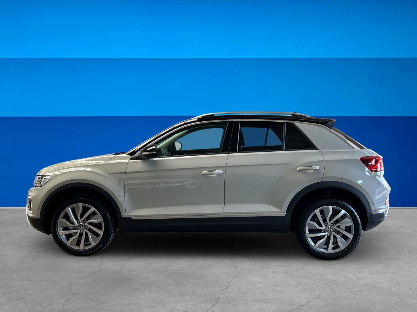 Fahrzeugabbildung Volkswagen T-Roc Style 1.5l TSI IQ.LIGHT AHK REAR VIEW EASY