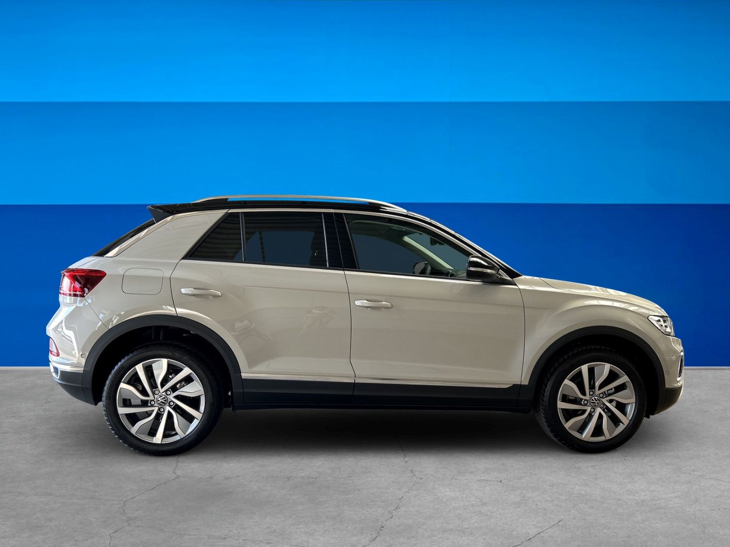 Fahrzeugabbildung Volkswagen T-Roc Style 1.5l TSI IQ.LIGHT AHK REAR VIEW EASY