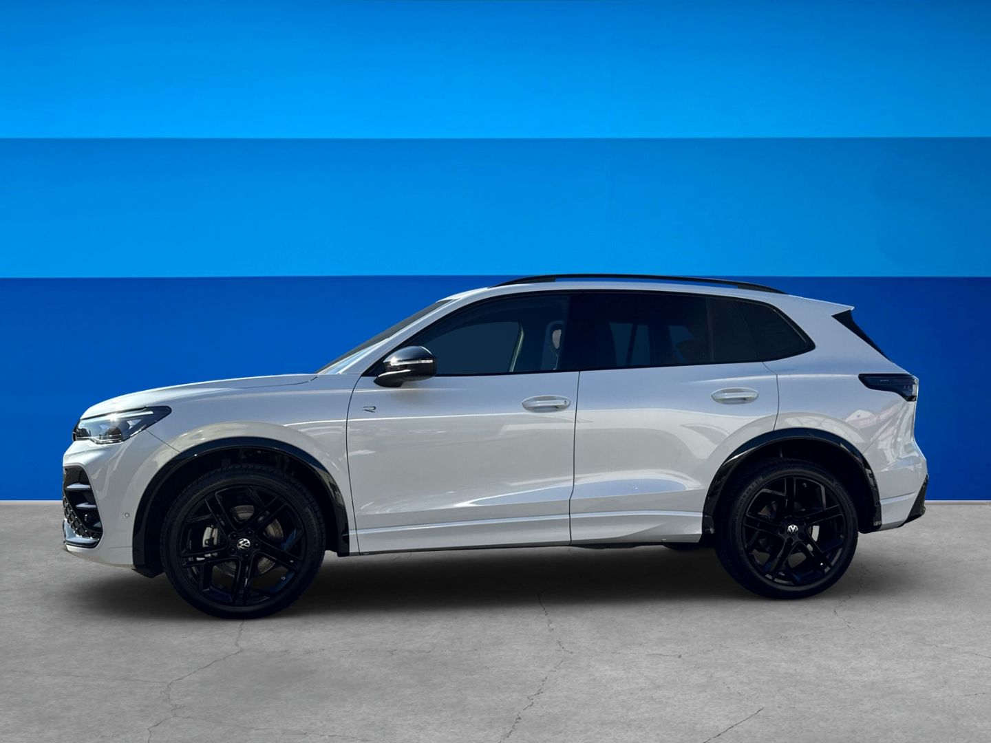 Fahrzeugabbildung Volkswagen Tiguan 2.0 TDI R-Line 4Motion Matrix Black Style