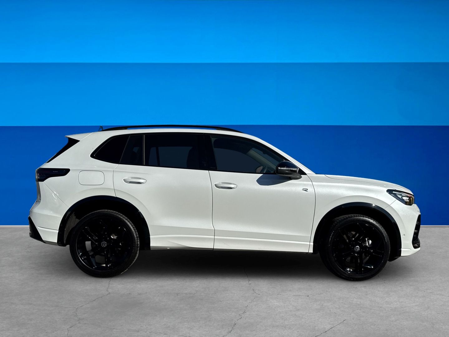 Fahrzeugabbildung Volkswagen Tiguan 2.0 TDI R-Line 4Motion Matrix Black Style