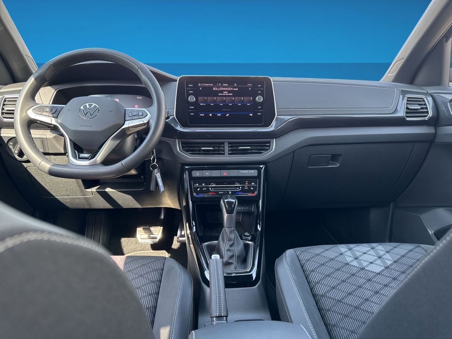 Fahrzeugabbildung Volkswagen T-Cross 1.5 TSI R-Line Climatronic Rear View
