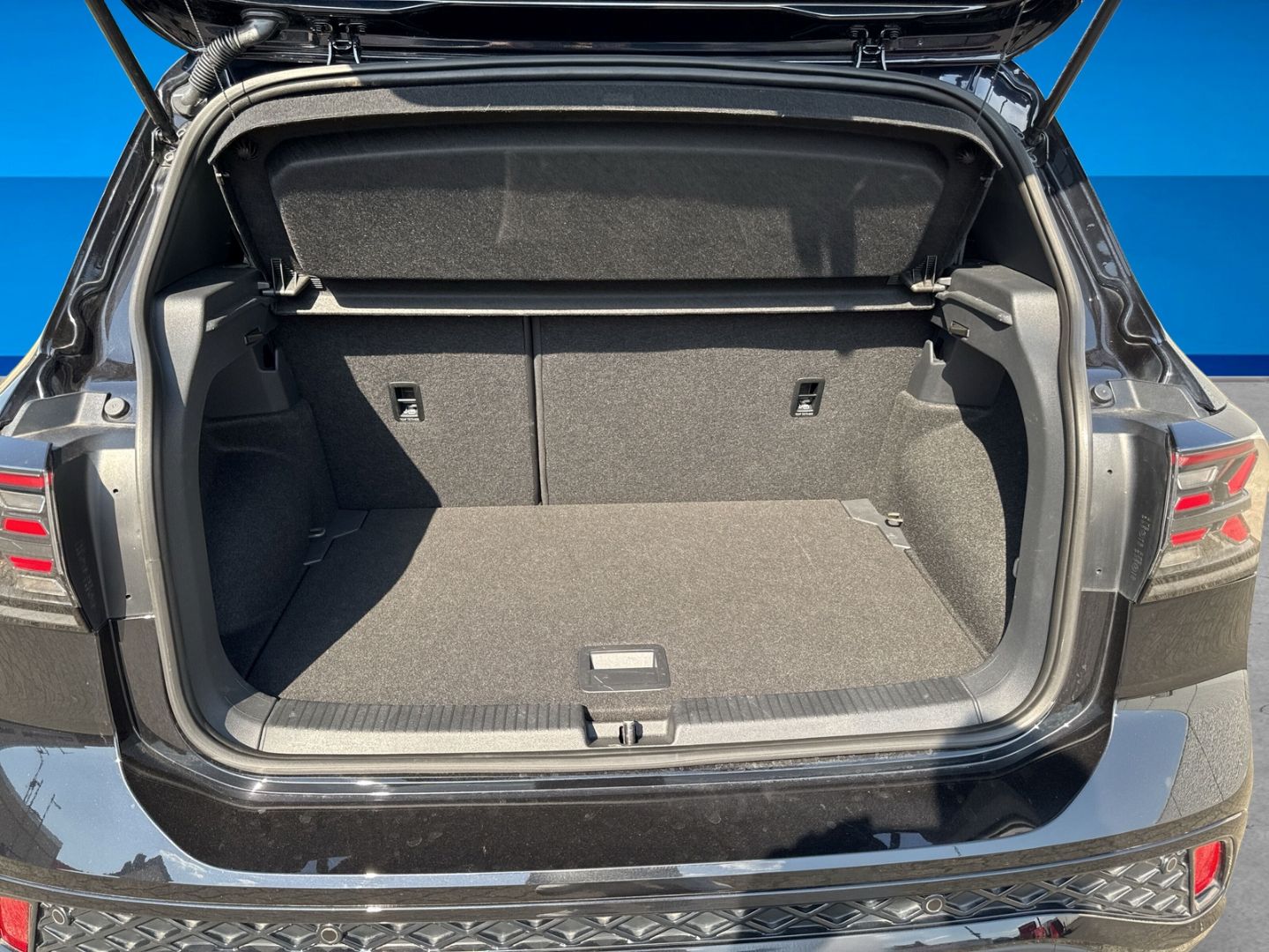 Fahrzeugabbildung Volkswagen T-Cross 1.5 TSI R-Line Climatronic Rear View