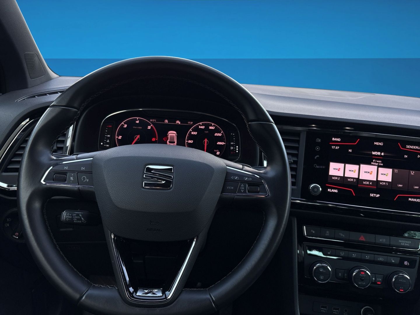 Fahrzeugabbildung SEAT Ateca 2.0 TDI DSG Xcellence NAVI SHZ PDCvo+hi LE