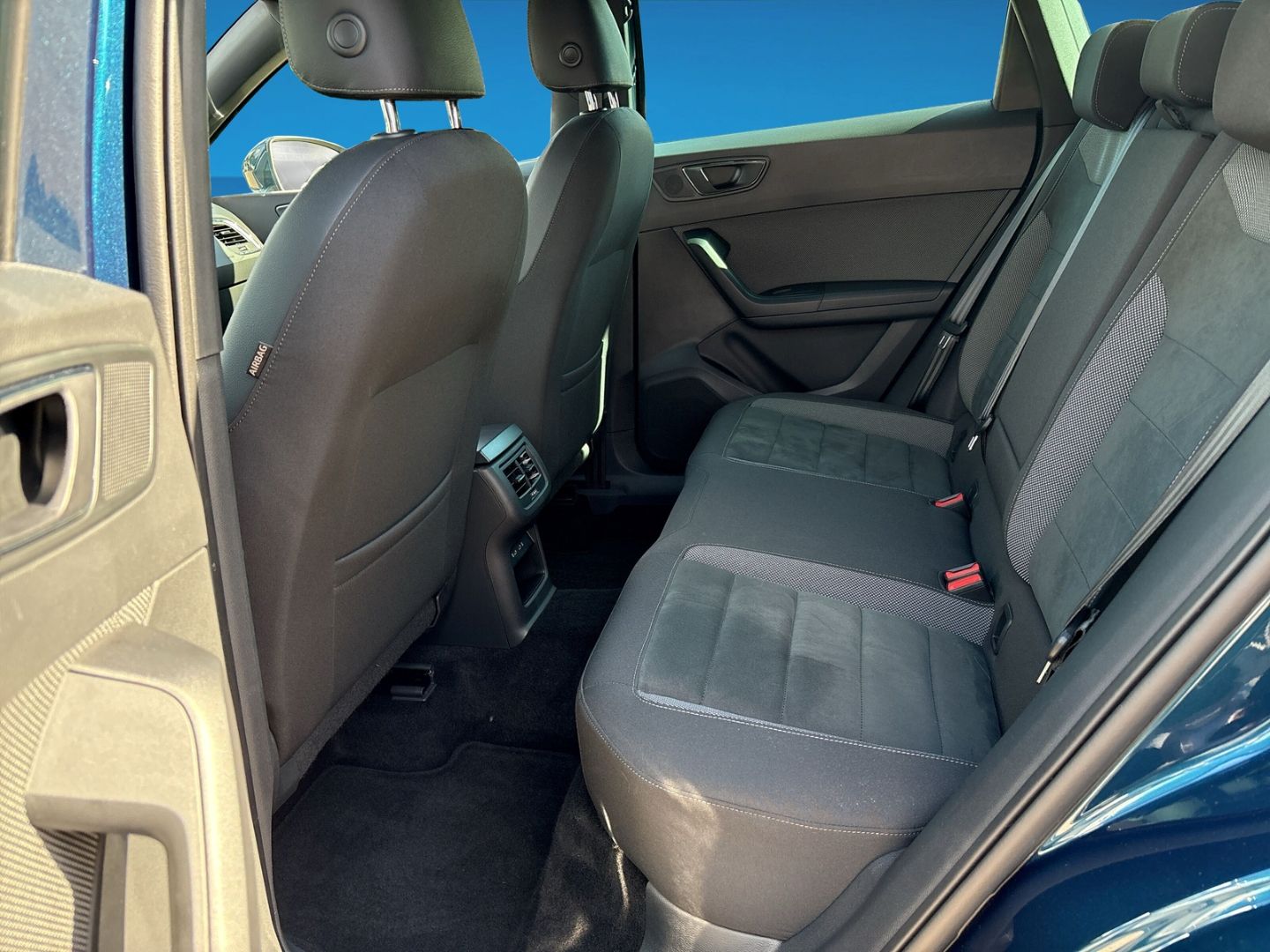 Fahrzeugabbildung SEAT Ateca 2.0 TDI DSG Xcellence NAVI SHZ PDCvo+hi LE