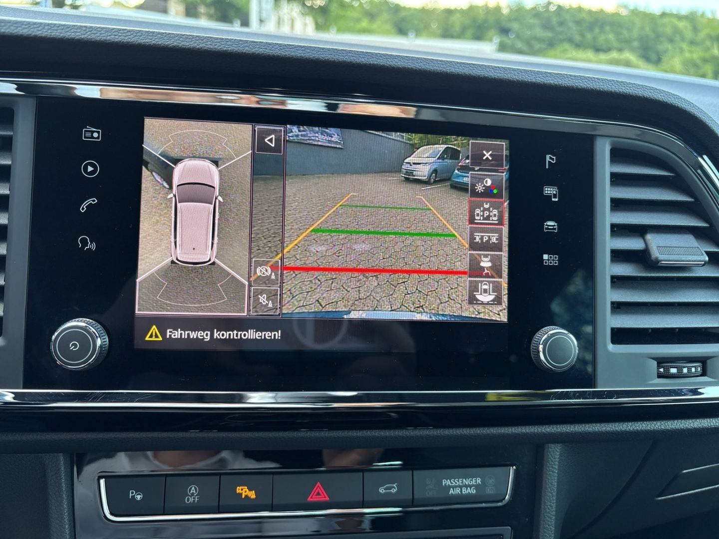 Fahrzeugabbildung SEAT Ateca 2.0 TDI DSG Xcellence NAVI SHZ PDCvo+hi LE