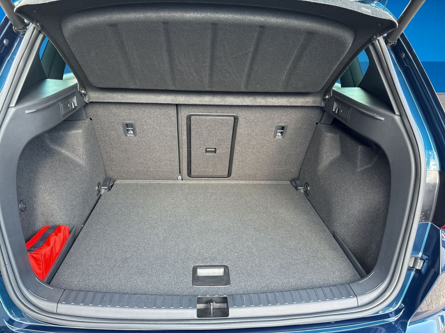 Fahrzeugabbildung SEAT Ateca 2.0 TDI DSG Xcellence NAVI SHZ PDCvo+hi LE