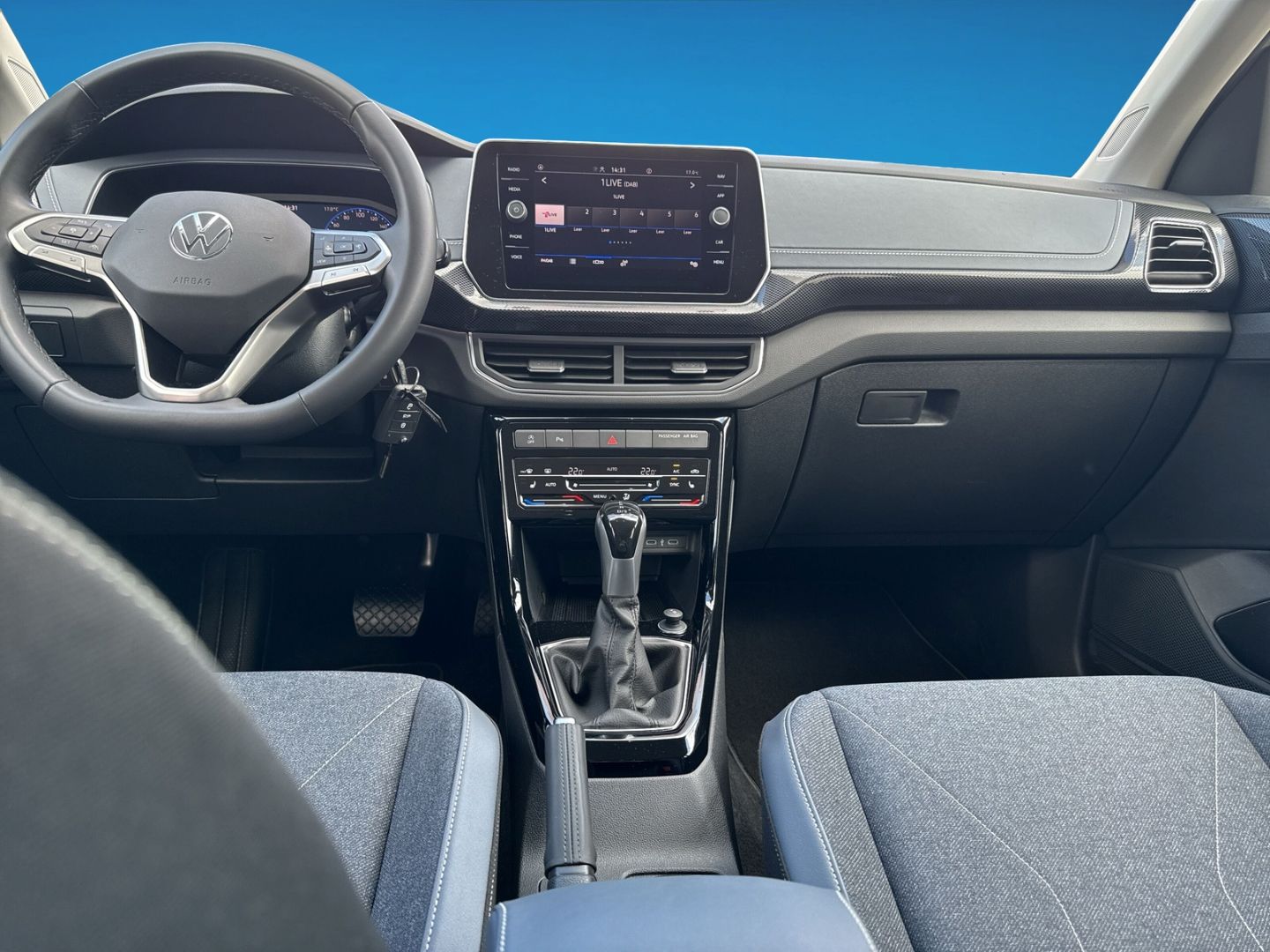 Fahrzeugabbildung Volkswagen T-Cross 1.5 TSI Style Rear View IQ.DRIVE Clima
