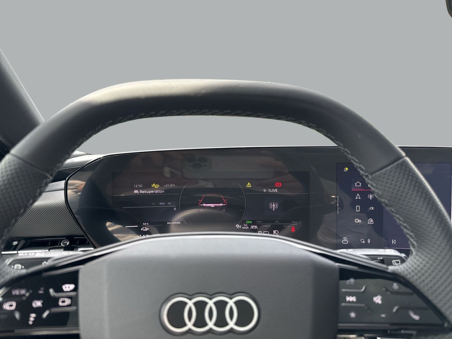 Fahrzeugabbildung Audi A6 Avant e-tron quattro 315 kW TECH PRO+HUD+AHK+
