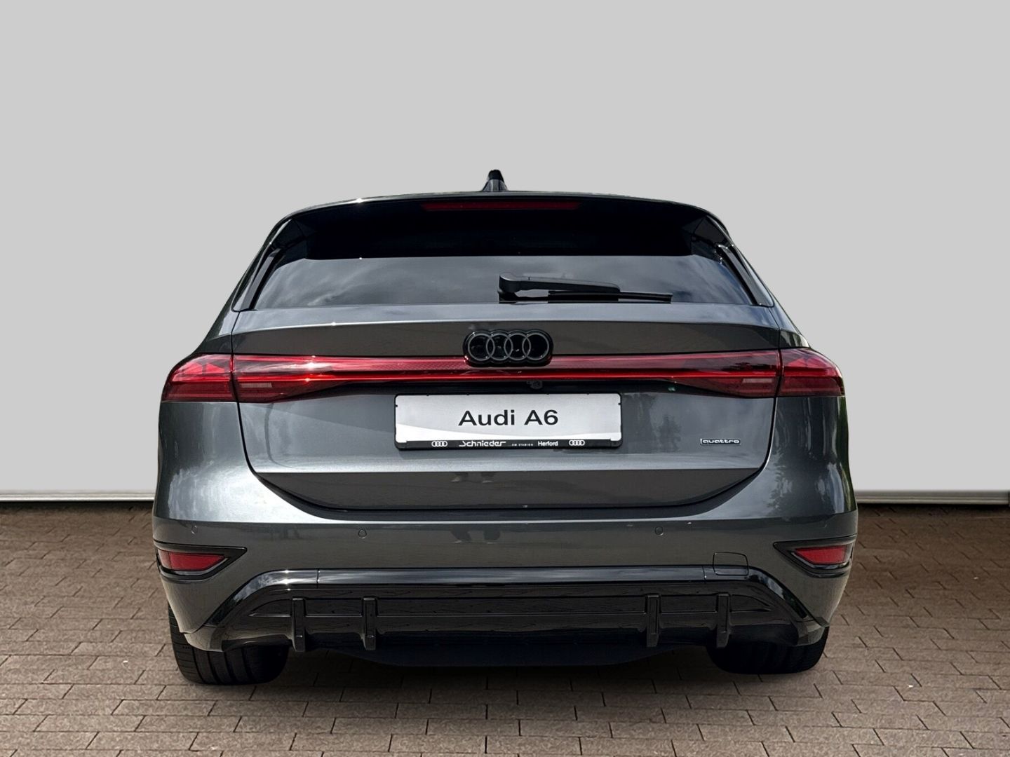 Fahrzeugabbildung Audi A6 Avant e-tron quattro 315 kW TECH PRO+HUD+AHK+