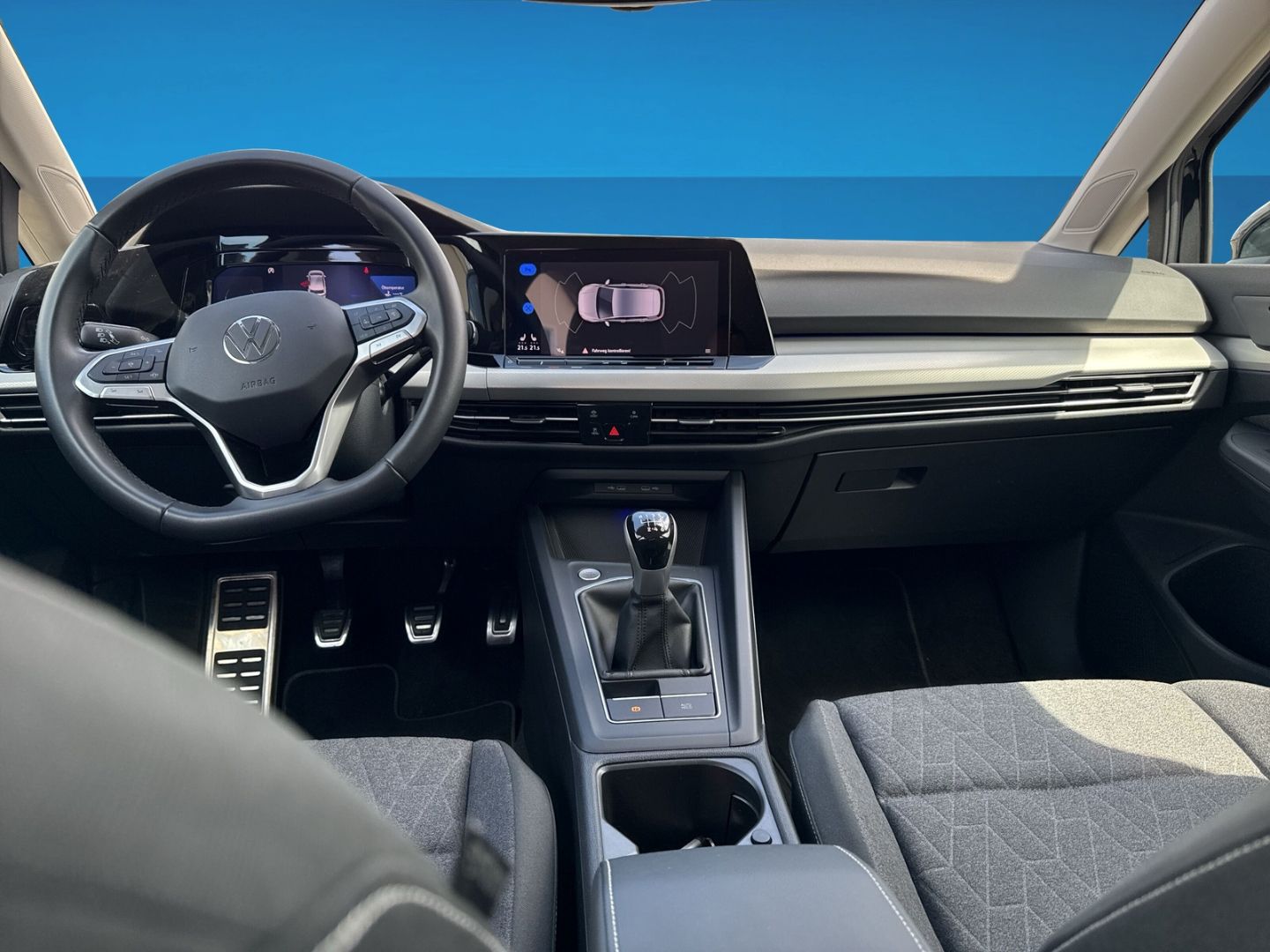 Fahrzeugabbildung Volkswagen Golf 8 1.0 TSI Move Climatronic Light Assist