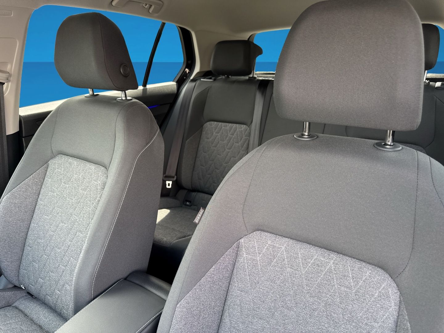 Fahrzeugabbildung Volkswagen Golf 8 1.0 TSI Move Climatronic Light Assist