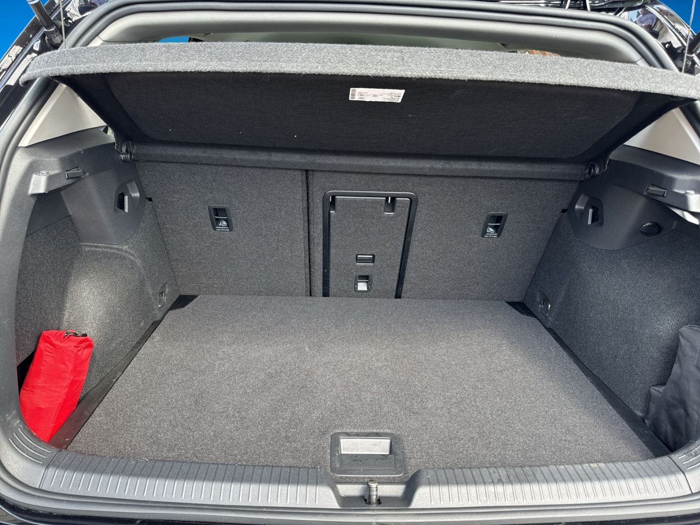 Fahrzeugabbildung Volkswagen Golf 8 1.0 TSI Move Climatronic Light Assist