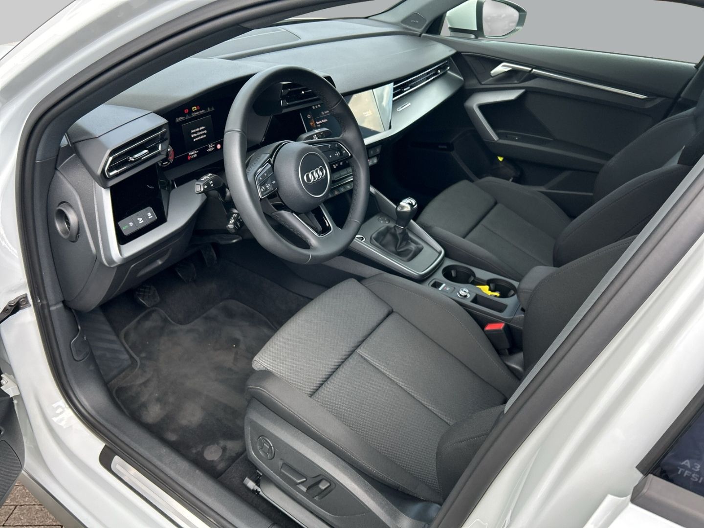 Fahrzeugabbildung Audi A3 S-Line 30 TFSI LED+ KAMERA+NAVI+SONOS