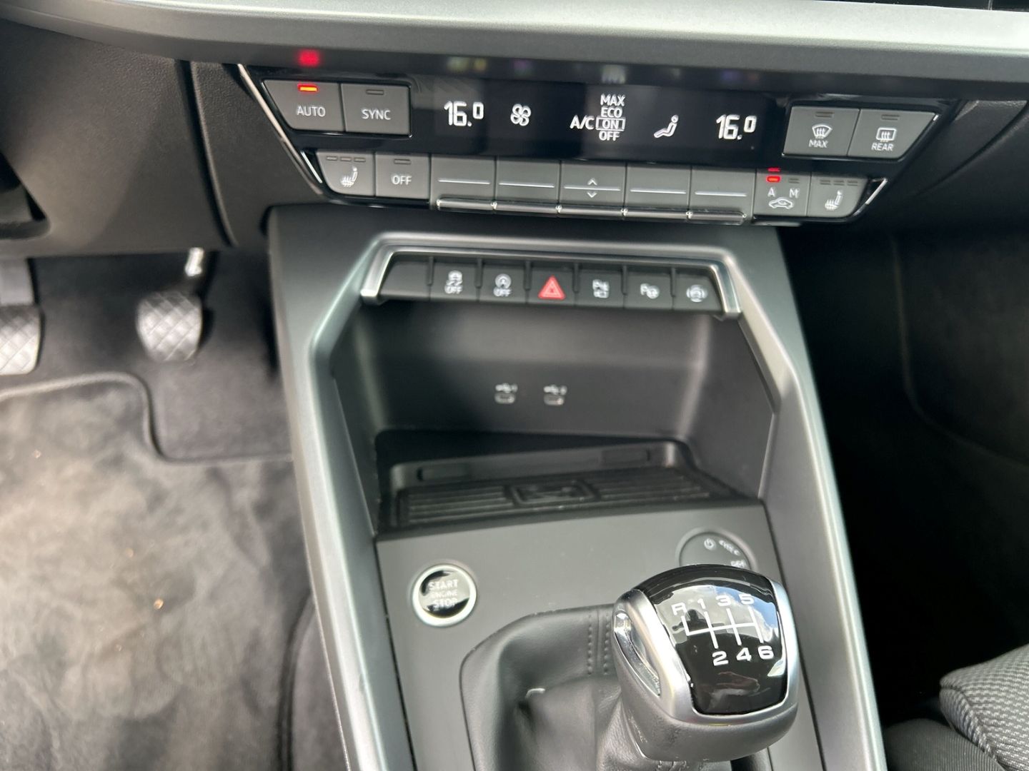 Fahrzeugabbildung Audi A3 S-Line 30 TFSI LED+ KAMERA+NAVI+SONOS