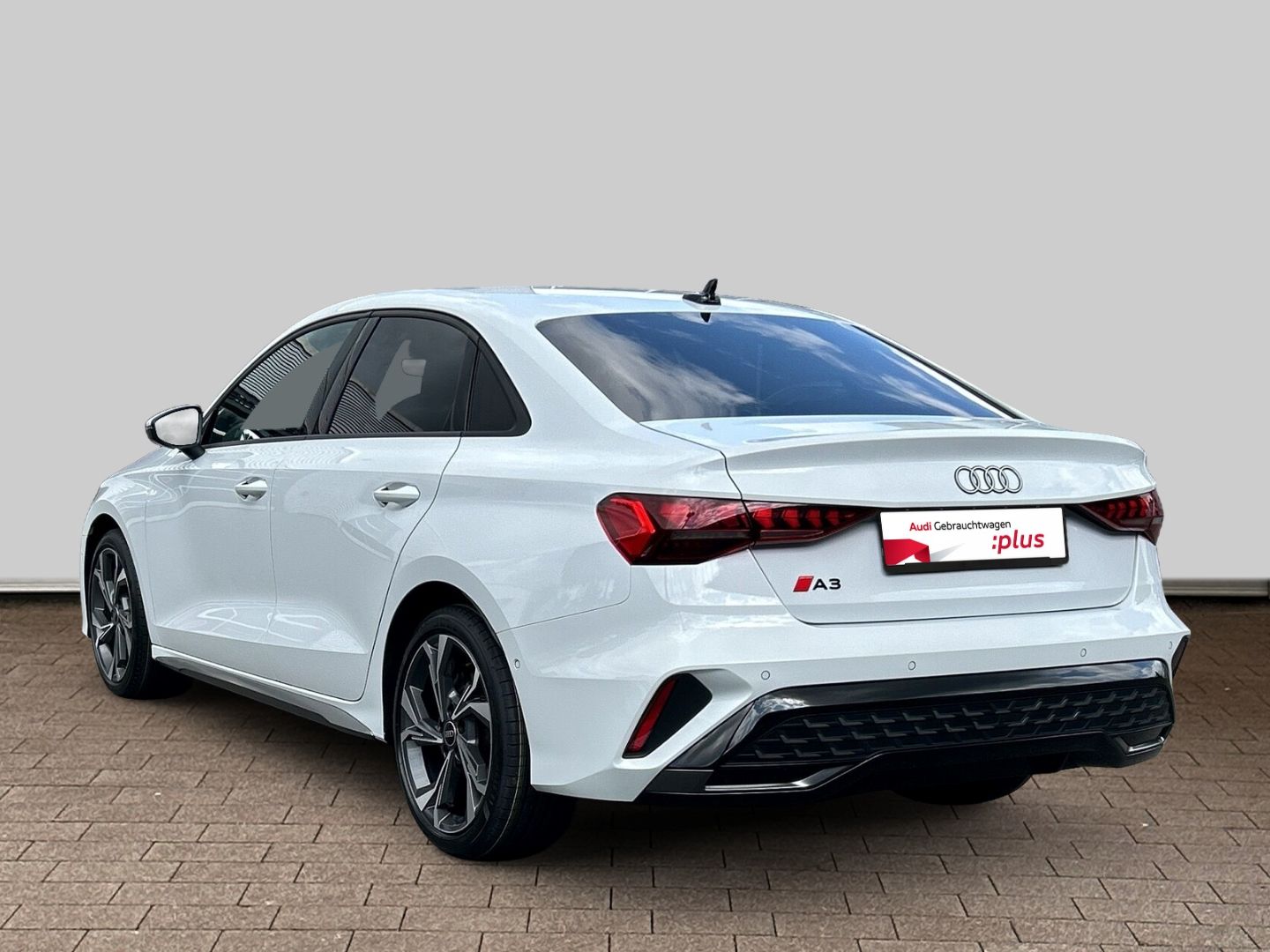 Fahrzeugabbildung Audi A3 S-Line 30 TFSI LED+ KAMERA+NAVI+SONOS