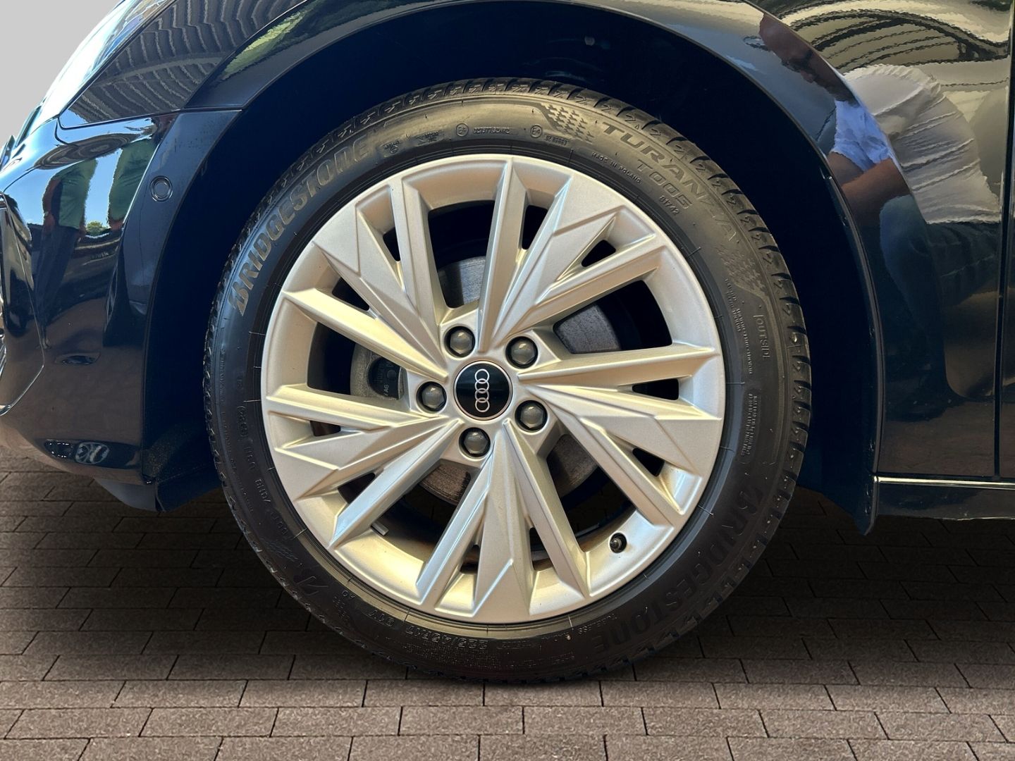 Fahrzeugabbildung Audi A3 35 TFSI Sportback S line AHK+NAVI+LEDER+VIRTU