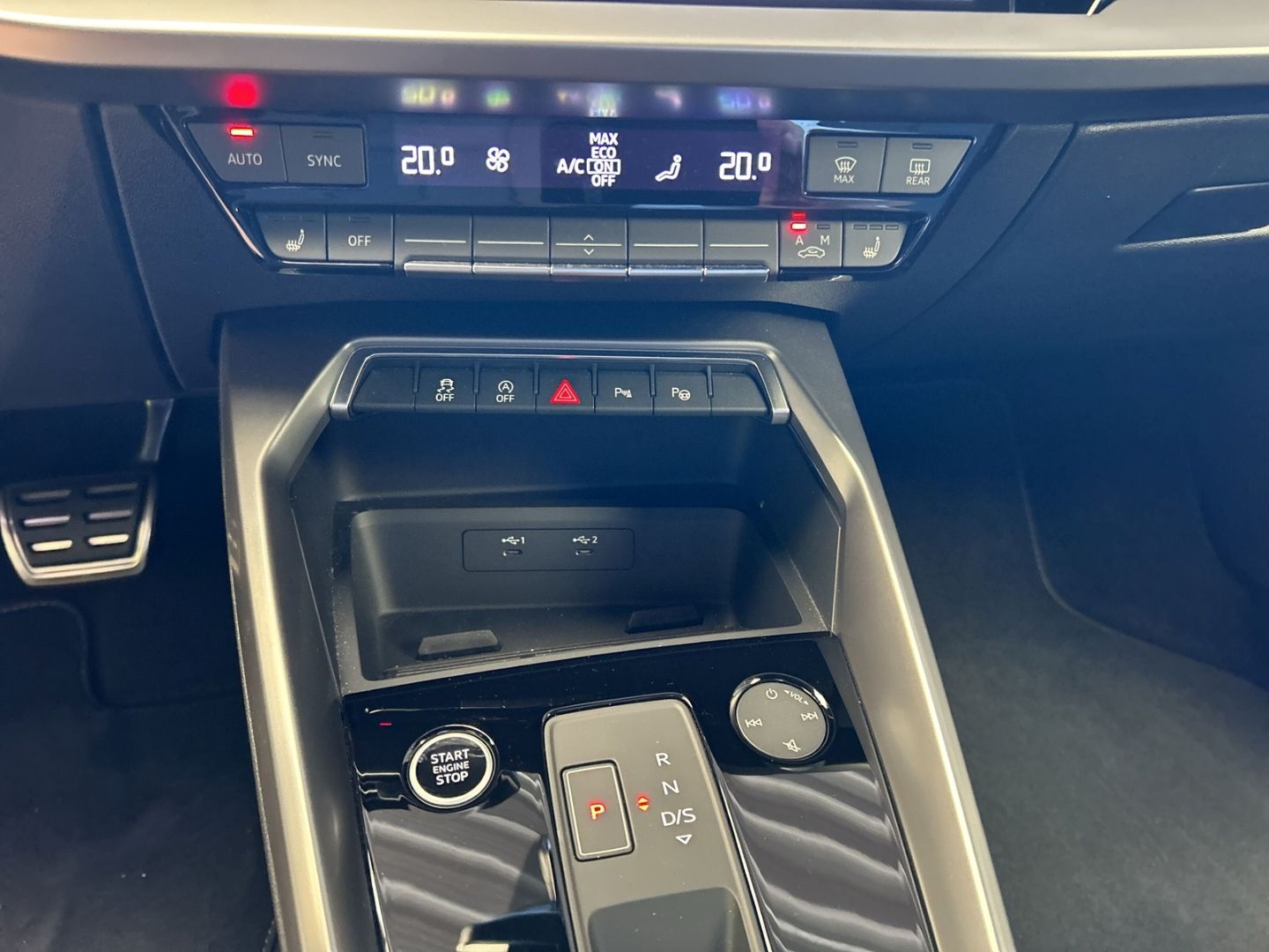Fahrzeugabbildung Audi A3 35 TFSI Sportback S line AHK+NAVI+LEDER+VIRTU