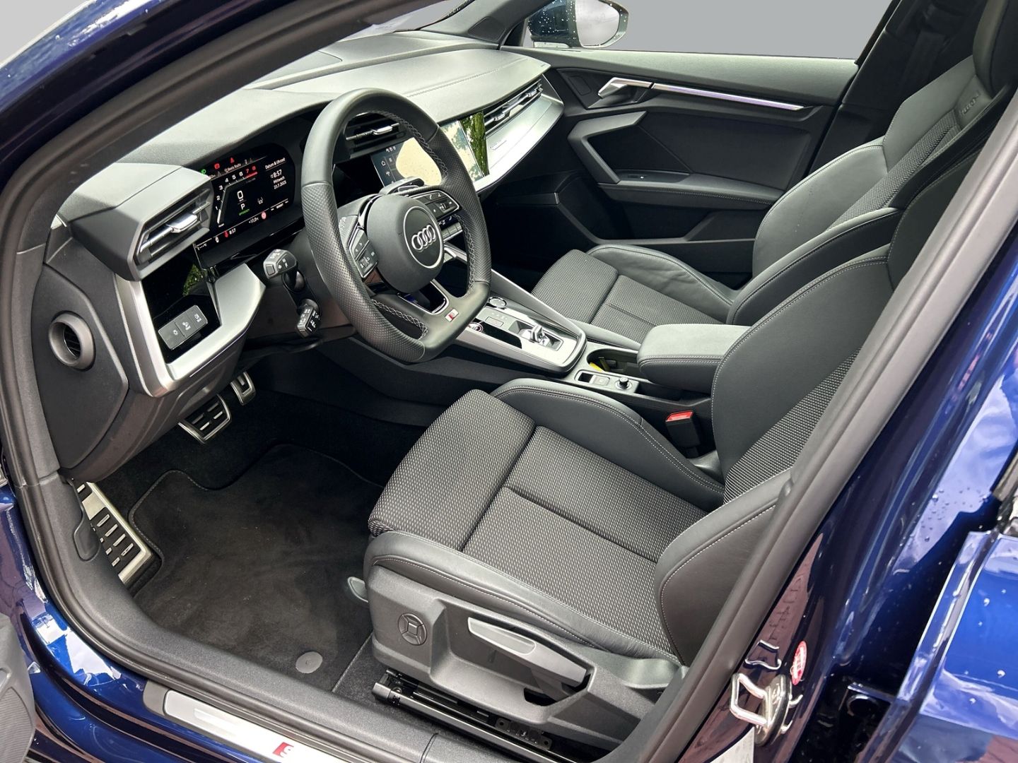 Fahrzeugabbildung Audi S3 Limousine 2.0 TFSI quattro NAVI+LEDER+VIRTUAL
