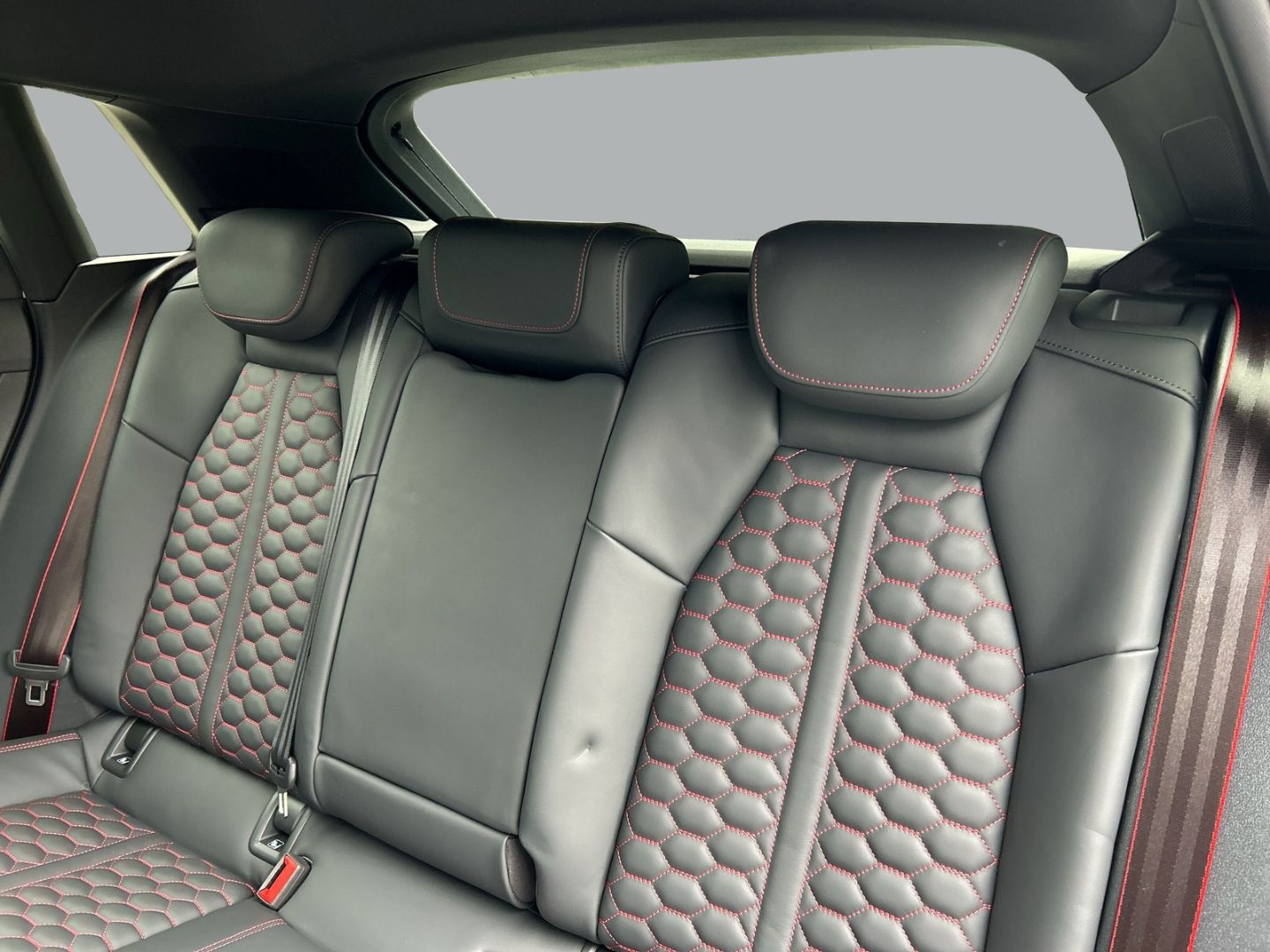 Fahrzeugabbildung Audi RS3 Sportback 2.5 TFSI quattro LED+NAVI+LEDER+VI