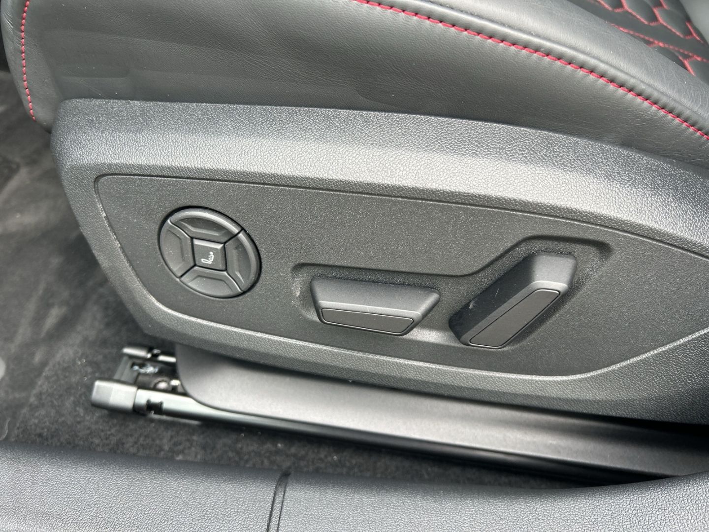 Fahrzeugabbildung Audi RS3 Sportback 2.5 TFSI quattro LED+NAVI+LEDER+VI