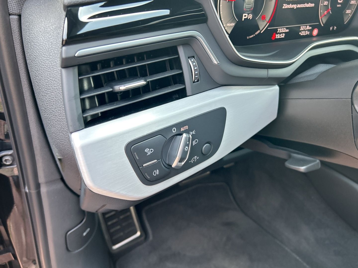 Fahrzeugabbildung Audi A4 Avant 35 TDI S-LINE+NAVI+LEDER+LED+ACC+VIRTUA