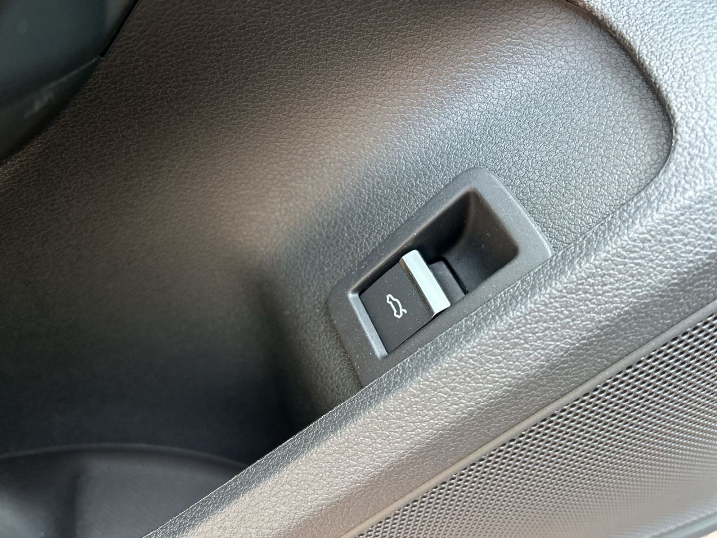 Fahrzeugabbildung Audi A4 Avant 35 TDI S-LINE+NAVI+LEDER+LED+ACC+VIRTUA