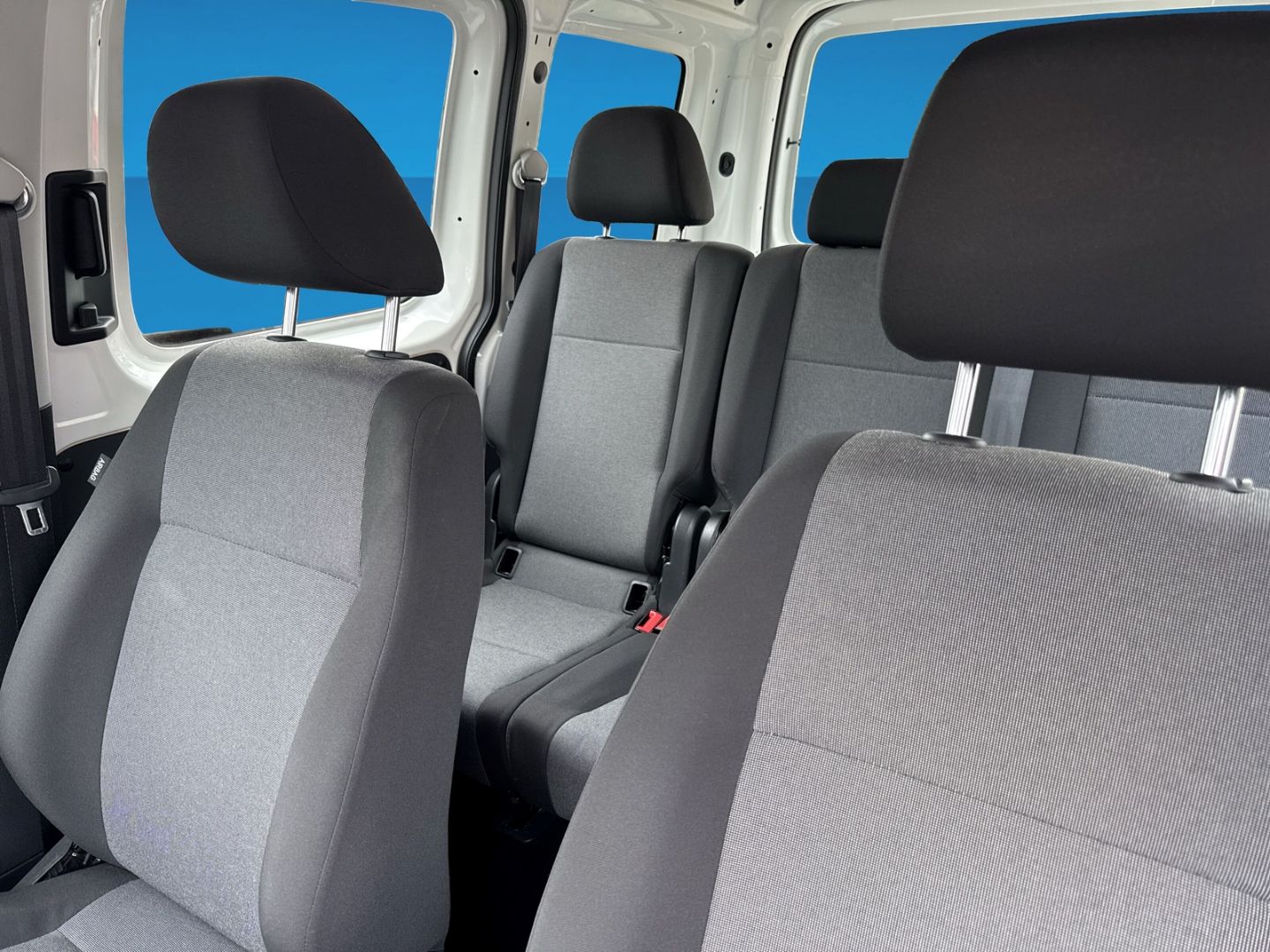 Fahrzeugabbildung Volkswagen Caddy 2.0 TDI Kombi AHK Klima AHK