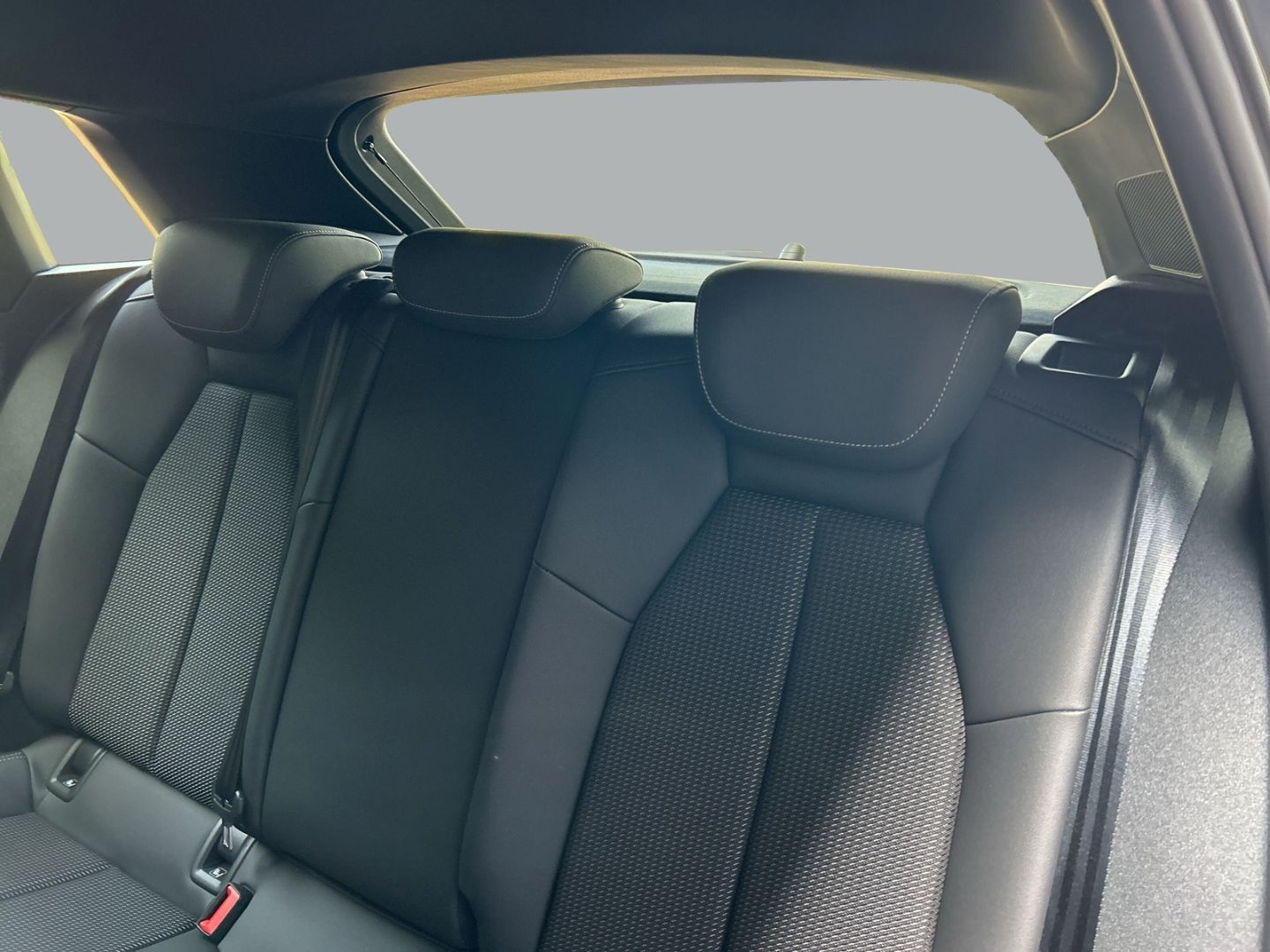 Fahrzeugabbildung Audi A3 Sportback 35 TFSI S-tronic S-LINE+LED+KAMERA+