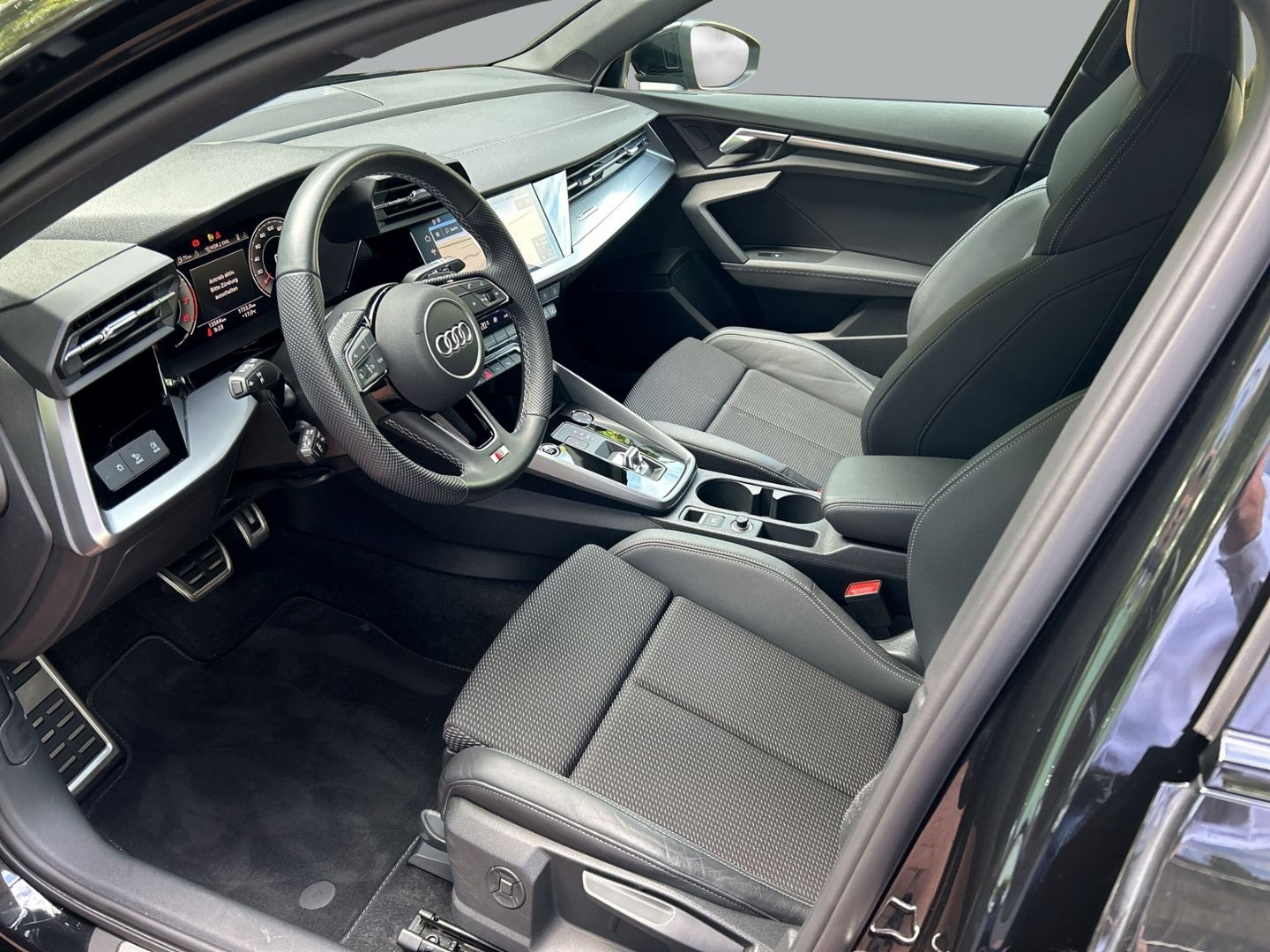 Fahrzeugabbildung Audi A3 Sportback 35 TFSI S-tronic S-LINE+LED+KAMERA+