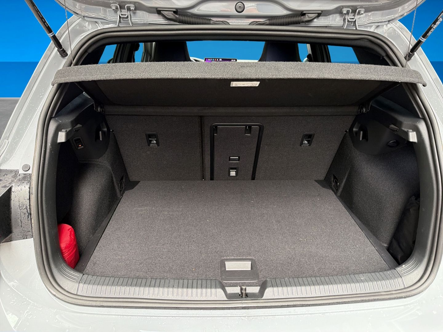 Fahrzeugabbildung Volkswagen Golf R-Line 1,5 l eTSI AHK LED+