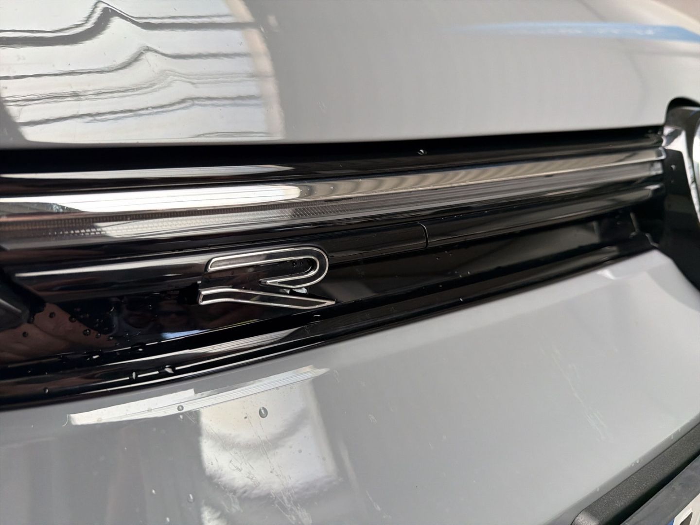 Fahrzeugabbildung Volkswagen Golf R-Line 1,5 l eTSI AHK LED+