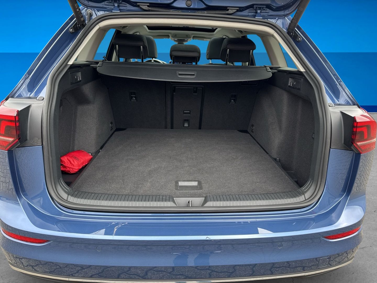 Fahrzeugabbildung Volkswagen Golf 8 1.5 eTSI Style Rückfahrkamera AHK