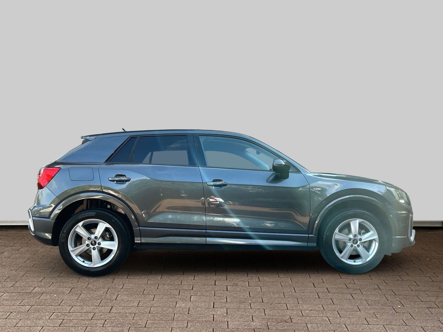 Fahrzeugabbildung Audi Q2 S line 30 TFSI Navi CarPlay AHK Sportsitze Sc