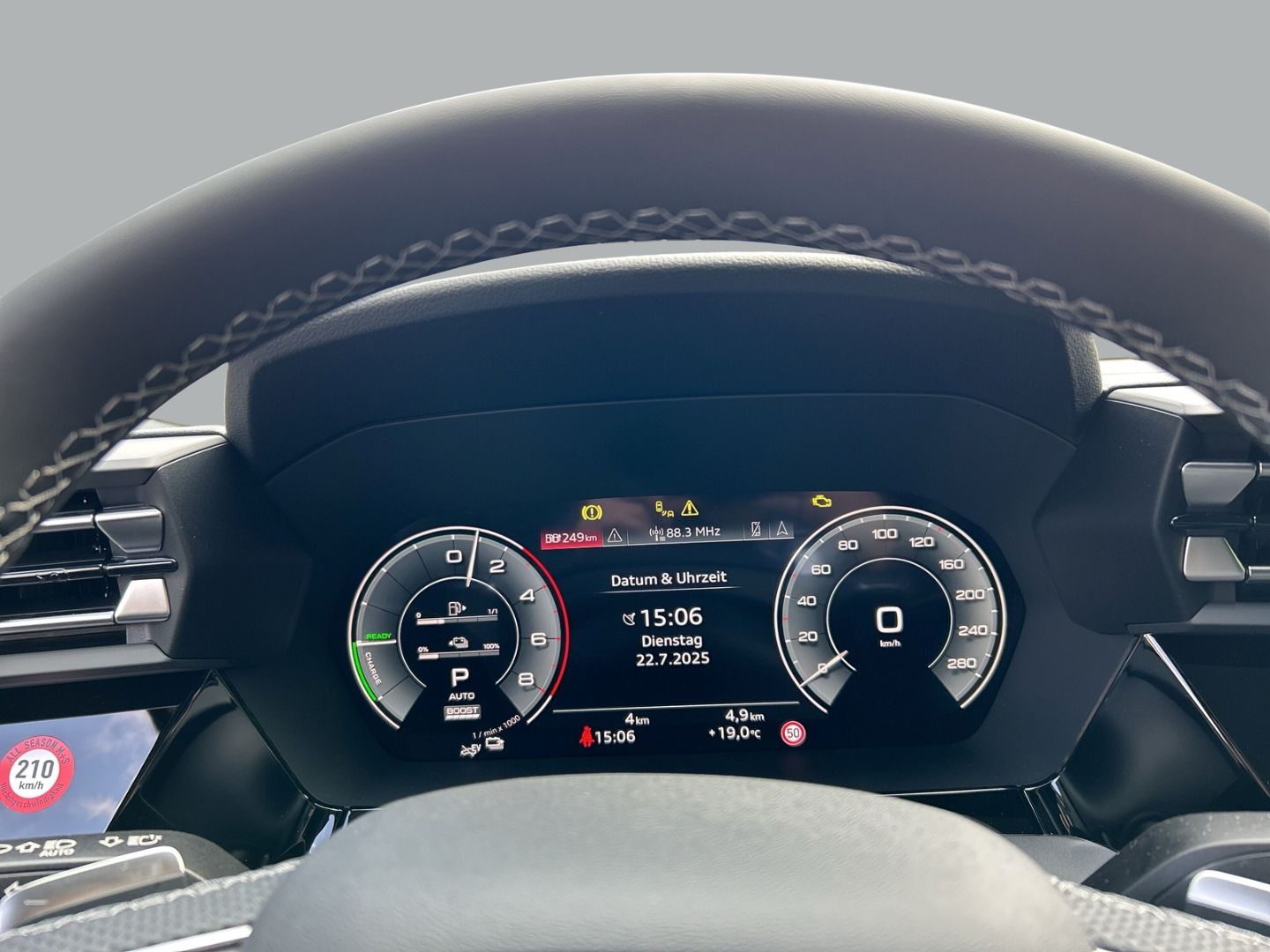 Fahrzeugabbildung Audi A3 Sportback 40 TFSI e 150 kW S-LINE+PANO+NAVI+L