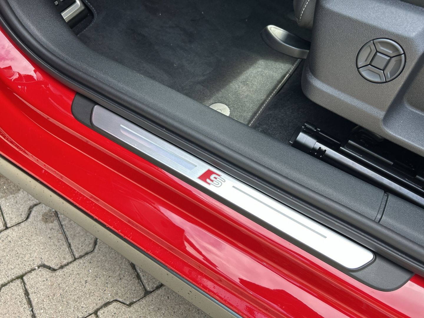 Fahrzeugabbildung Audi A3 Sportback 40 TFSI e 150 kW S-LINE+PANO+NAVI+L