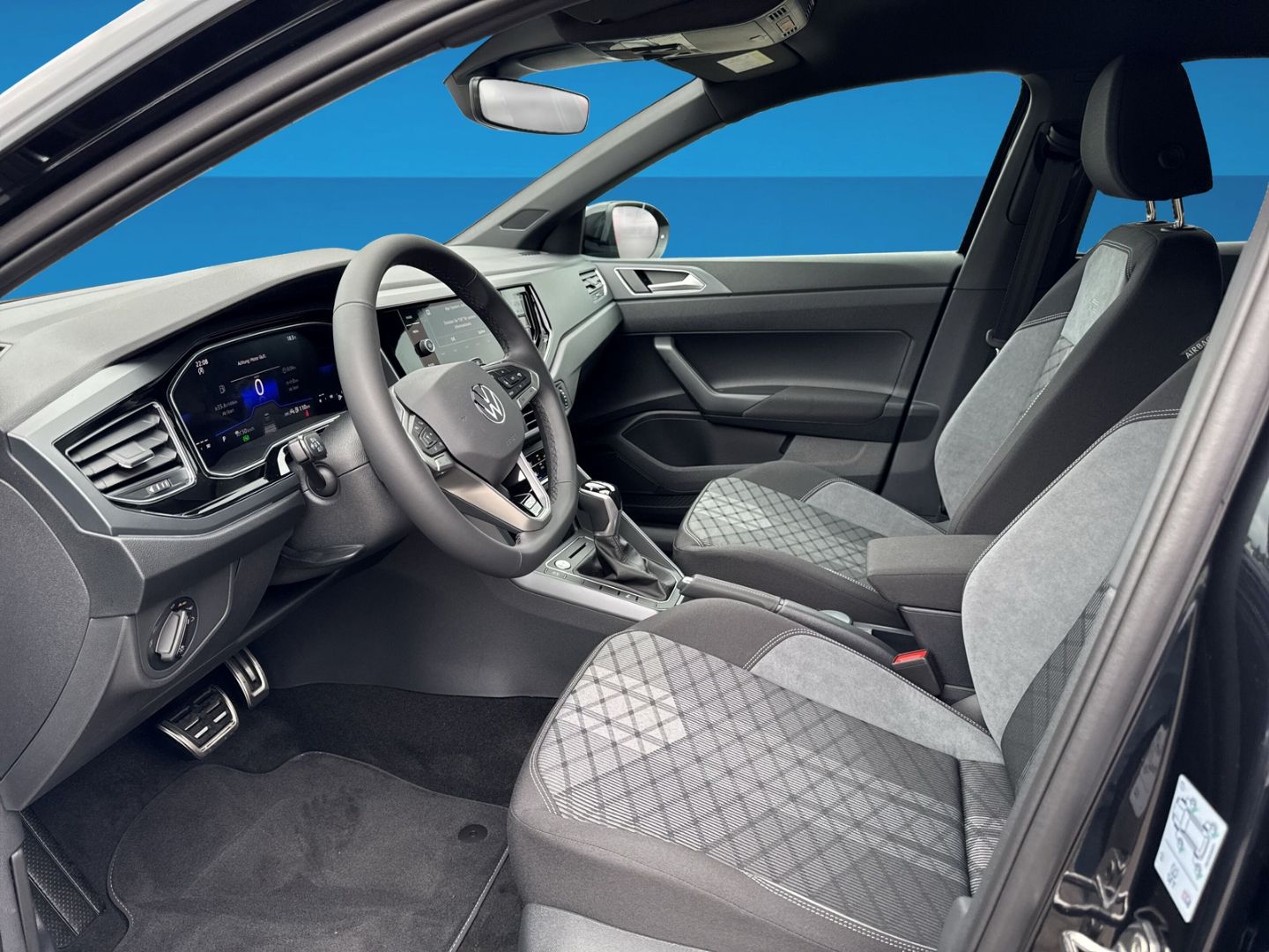 Fahrzeugabbildung Volkswagen Taigo 1.5 TSI R-Line IQ.DRIVE Rear View Climatr.