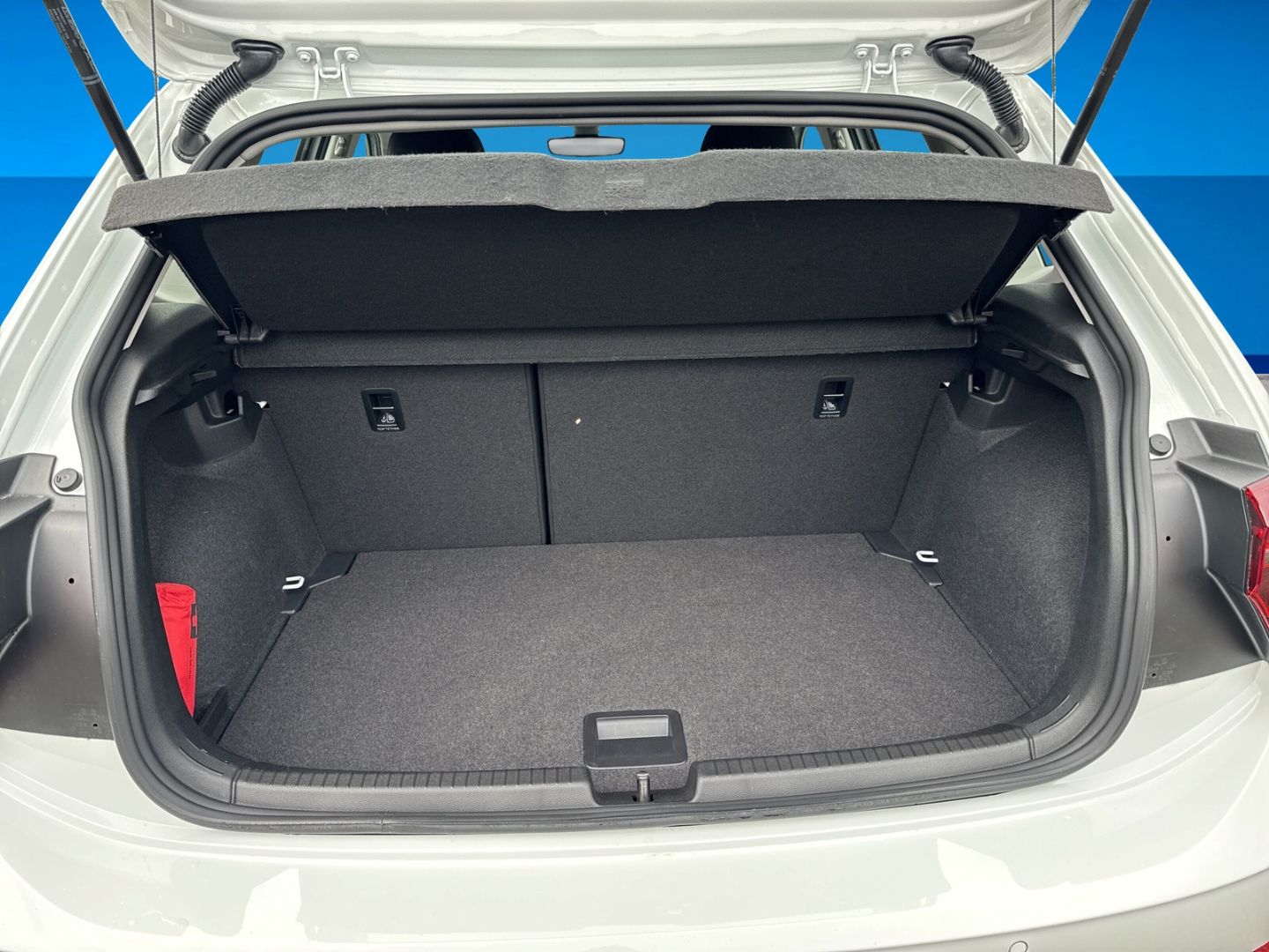 Fahrzeugabbildung Volkswagen Polo 1.0 TSI Style Rear View Navi  Climatronic