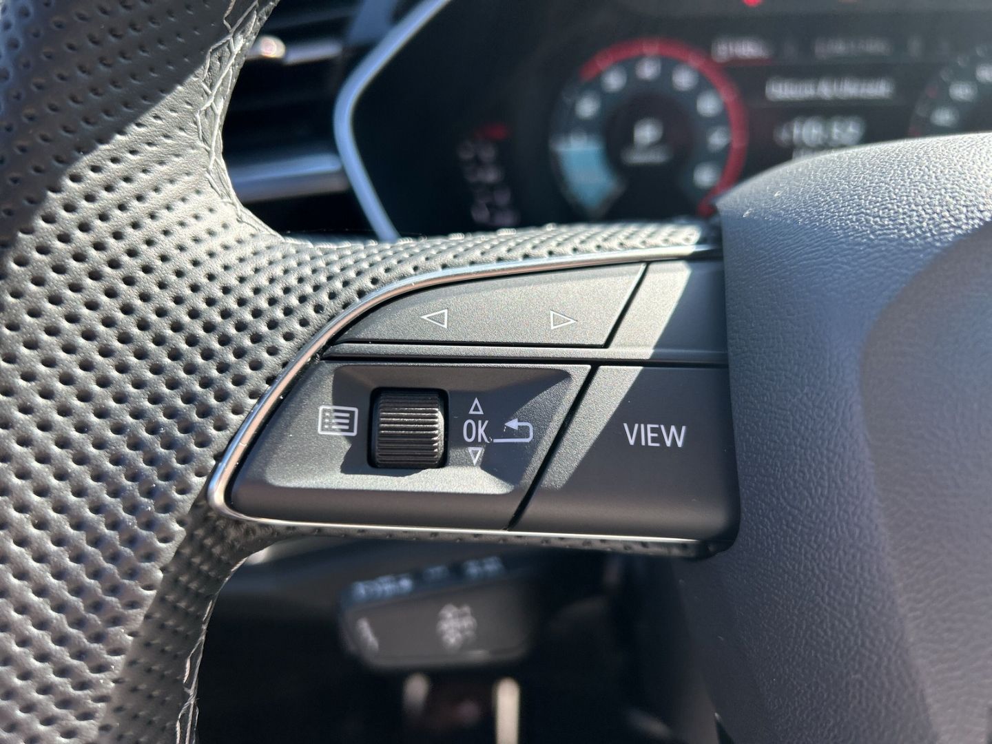 Fahrzeugabbildung Audi Q3 ADVANCED 35 TFSI LED+AHK+VIRTUAL+NAVI+CARPLAY