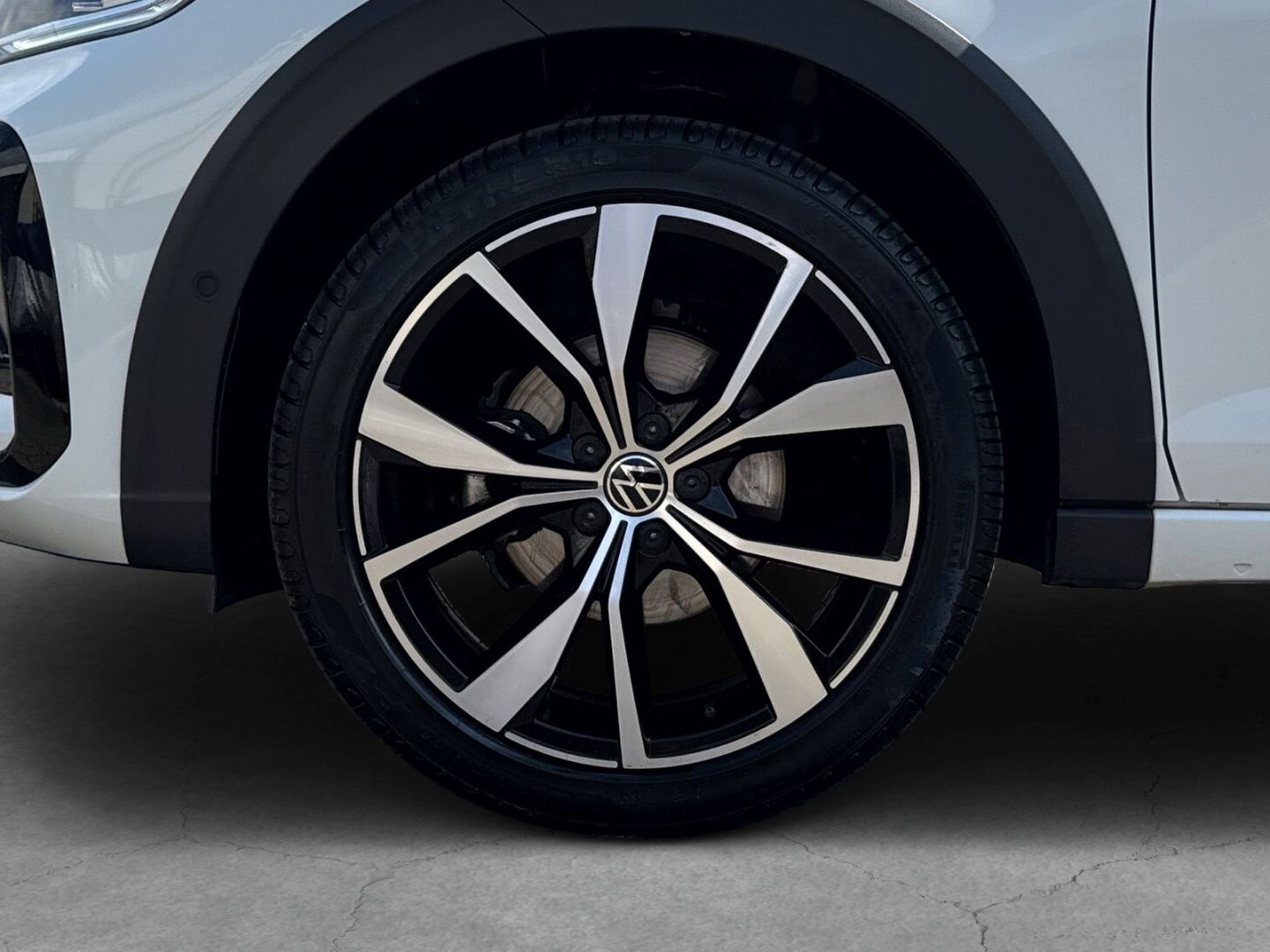 Fahrzeugabbildung Volkswagen Taigo 1.5 TSI R-Line Clima Rear View Navi LED